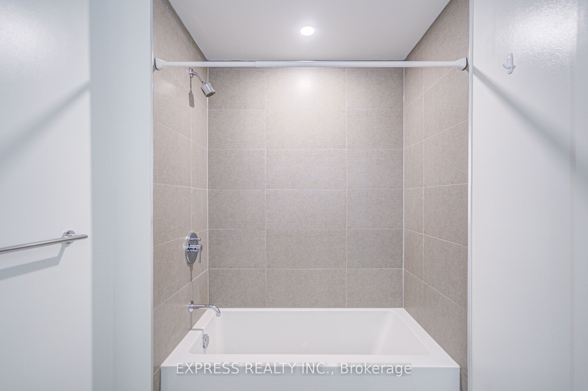 270 Dufferin Street 701 Property Photo 17