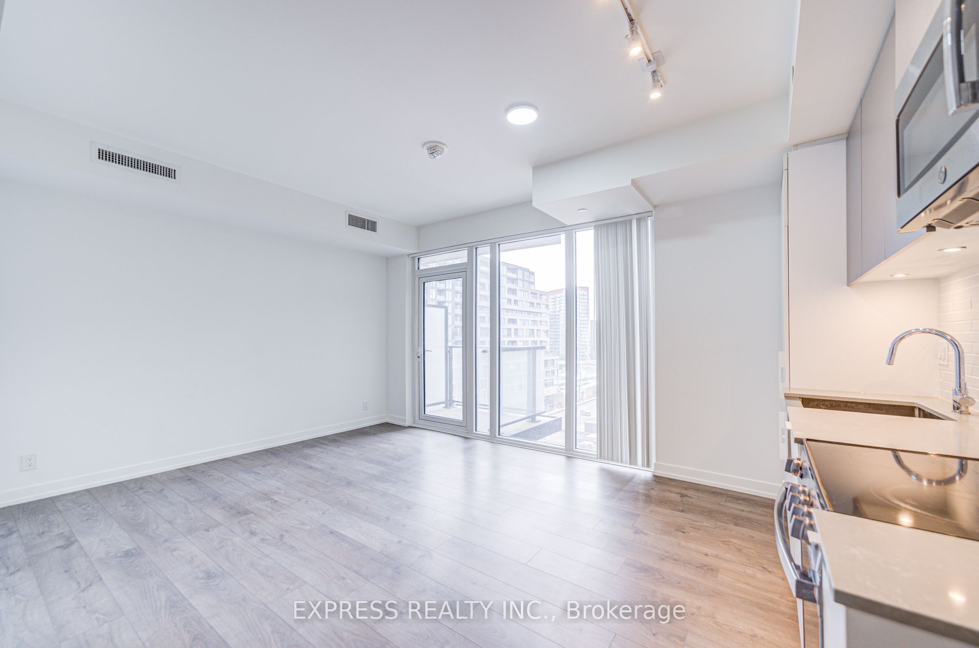 270 Dufferin Street 701 Property Photo 21