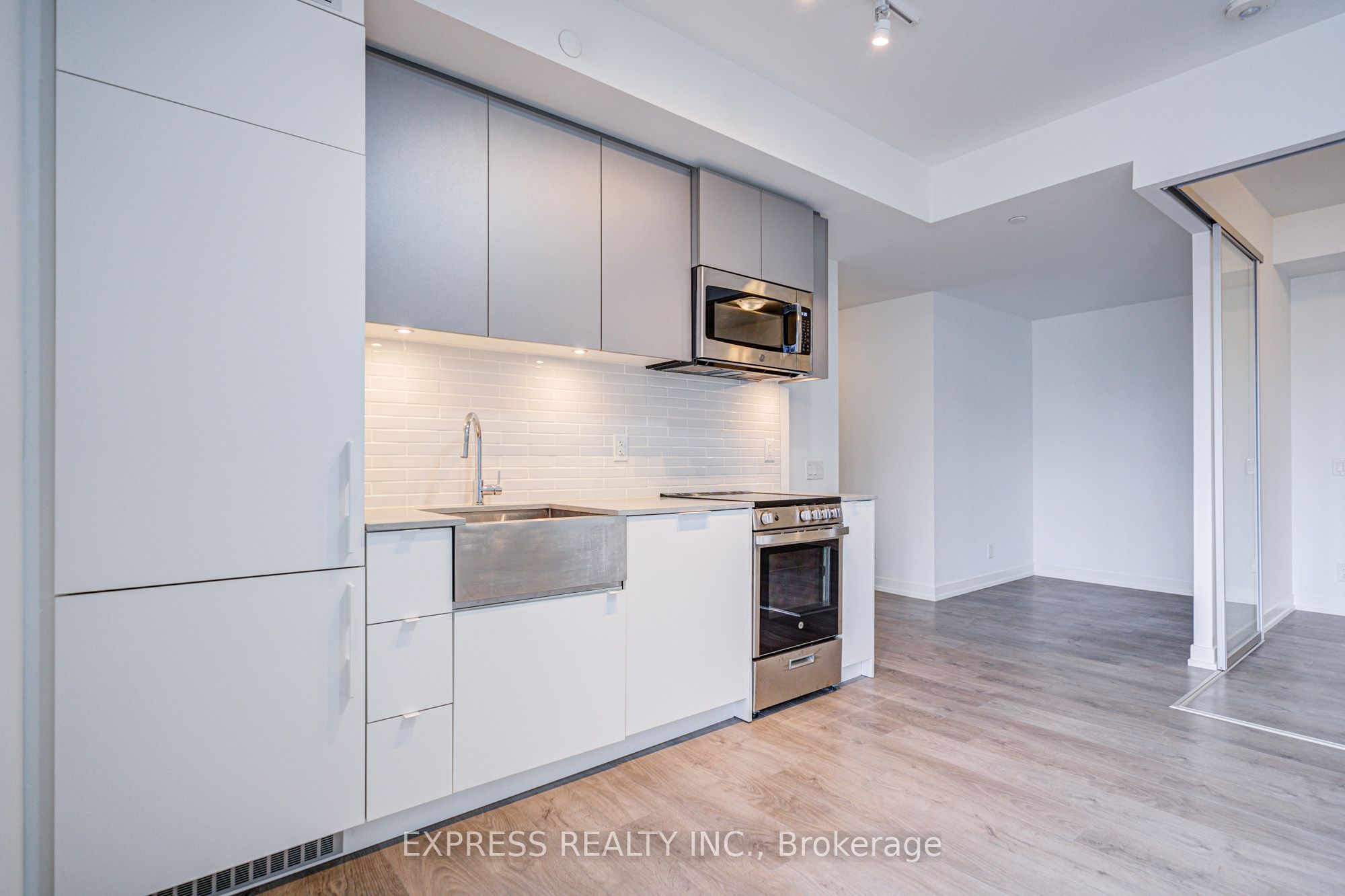 270 Dufferin Street 701 Property Photo 24