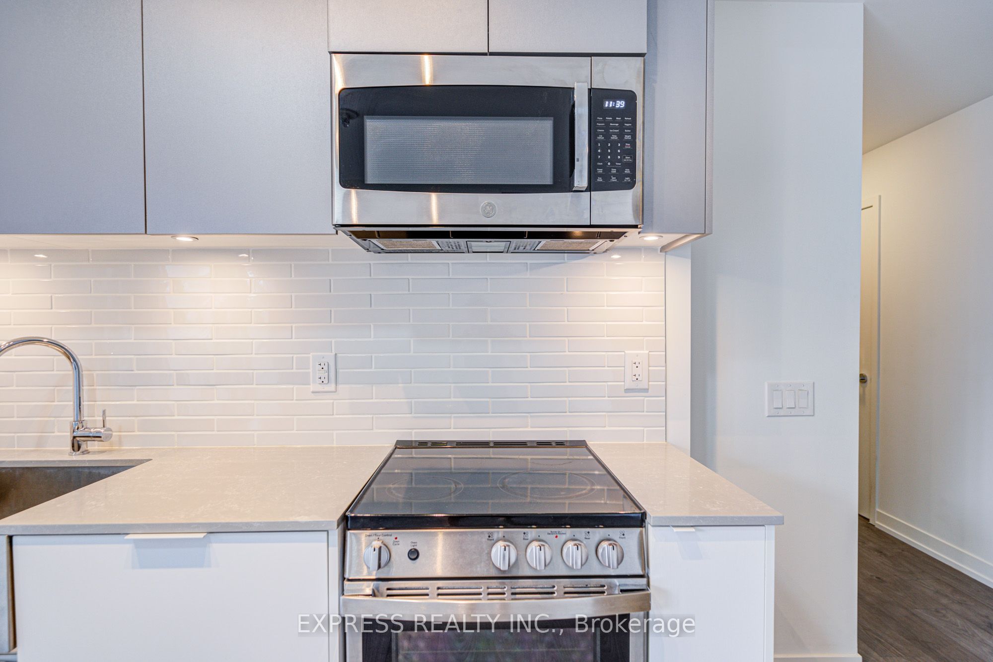 270 Dufferin Street 701 Property Photo 26