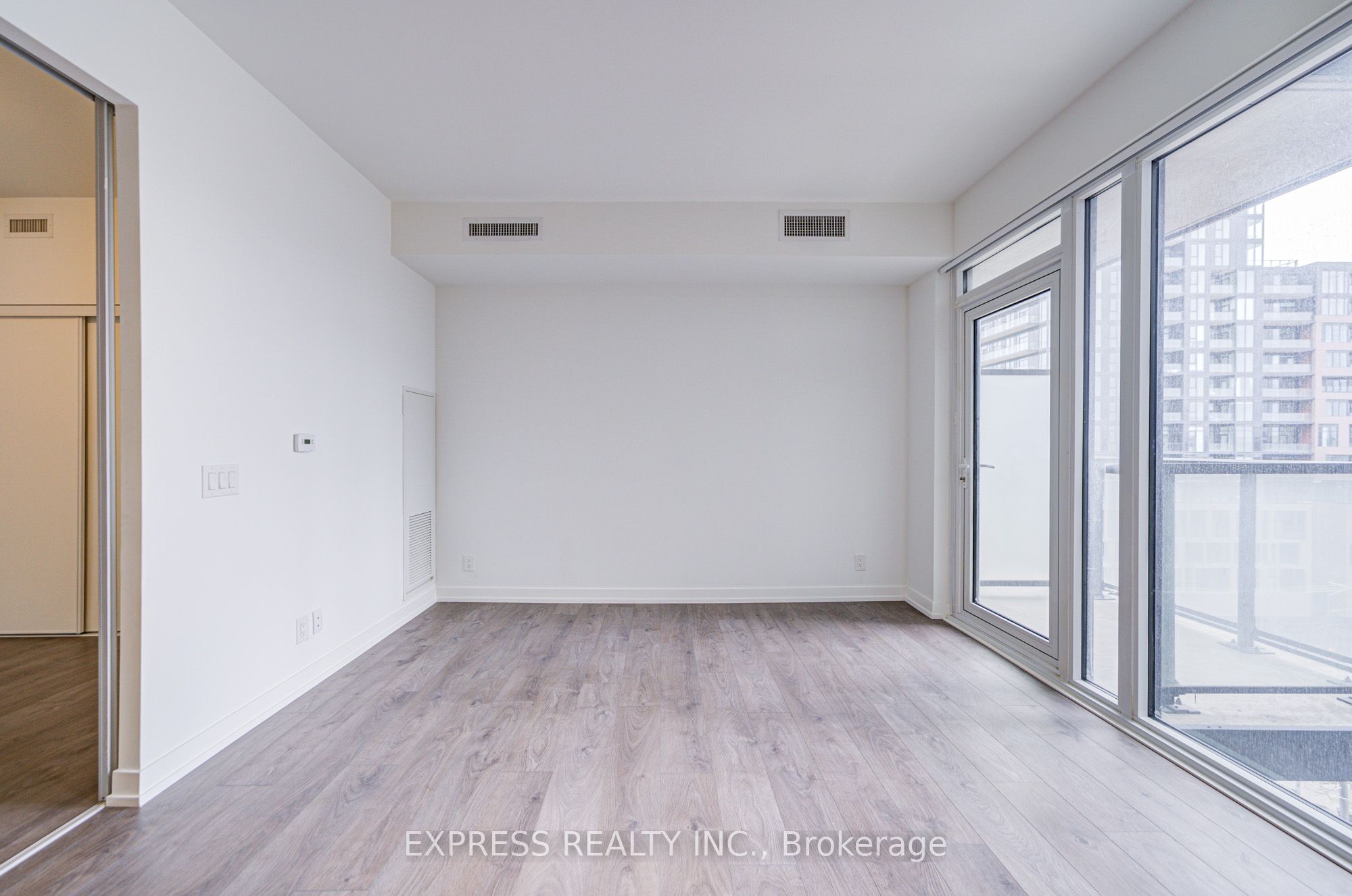 270 Dufferin Street 701 Property Photo 28