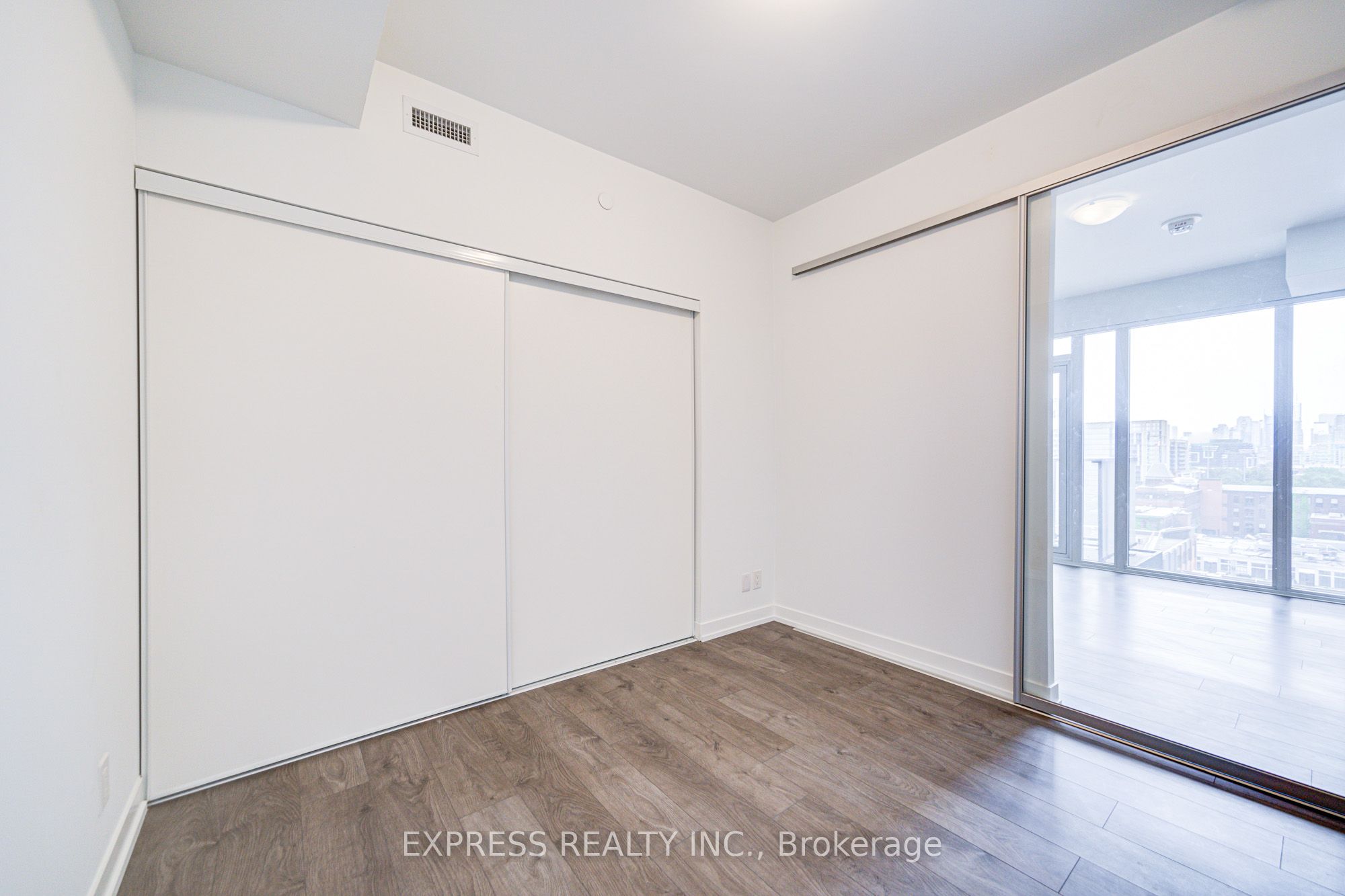 270 Dufferin Street 701 Property Photo 35