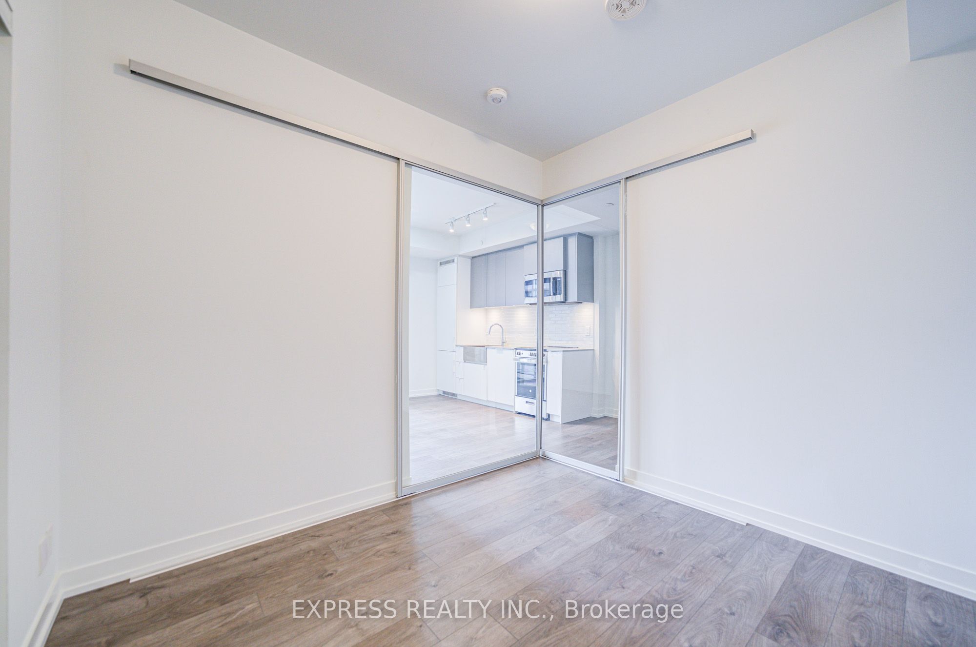 270 Dufferin Street 701 Property Photo 36