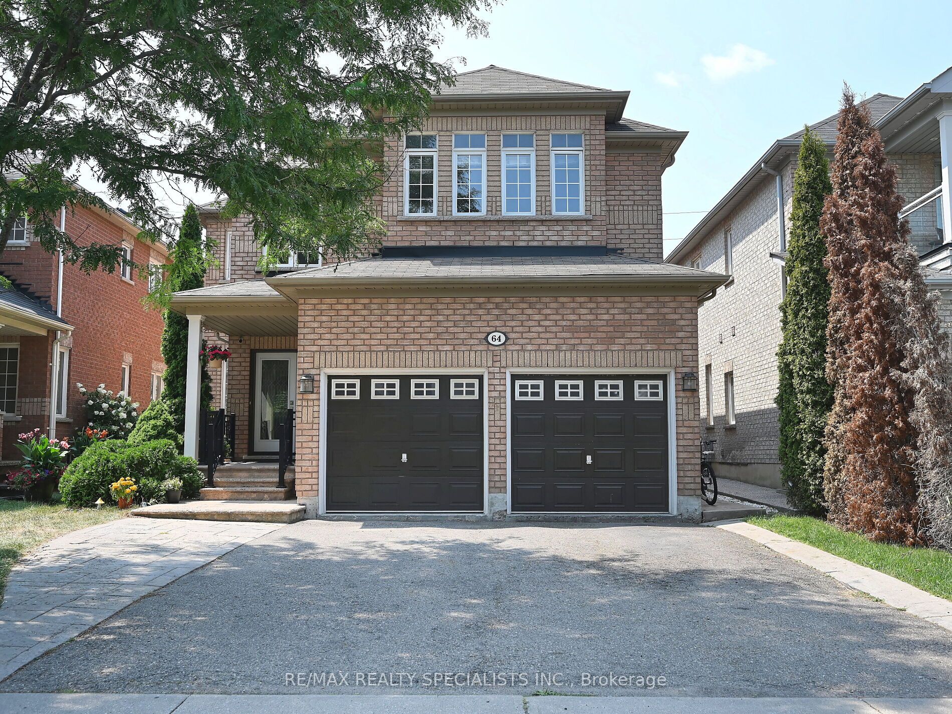 64 Mossgrove Crescent Property Photo 1