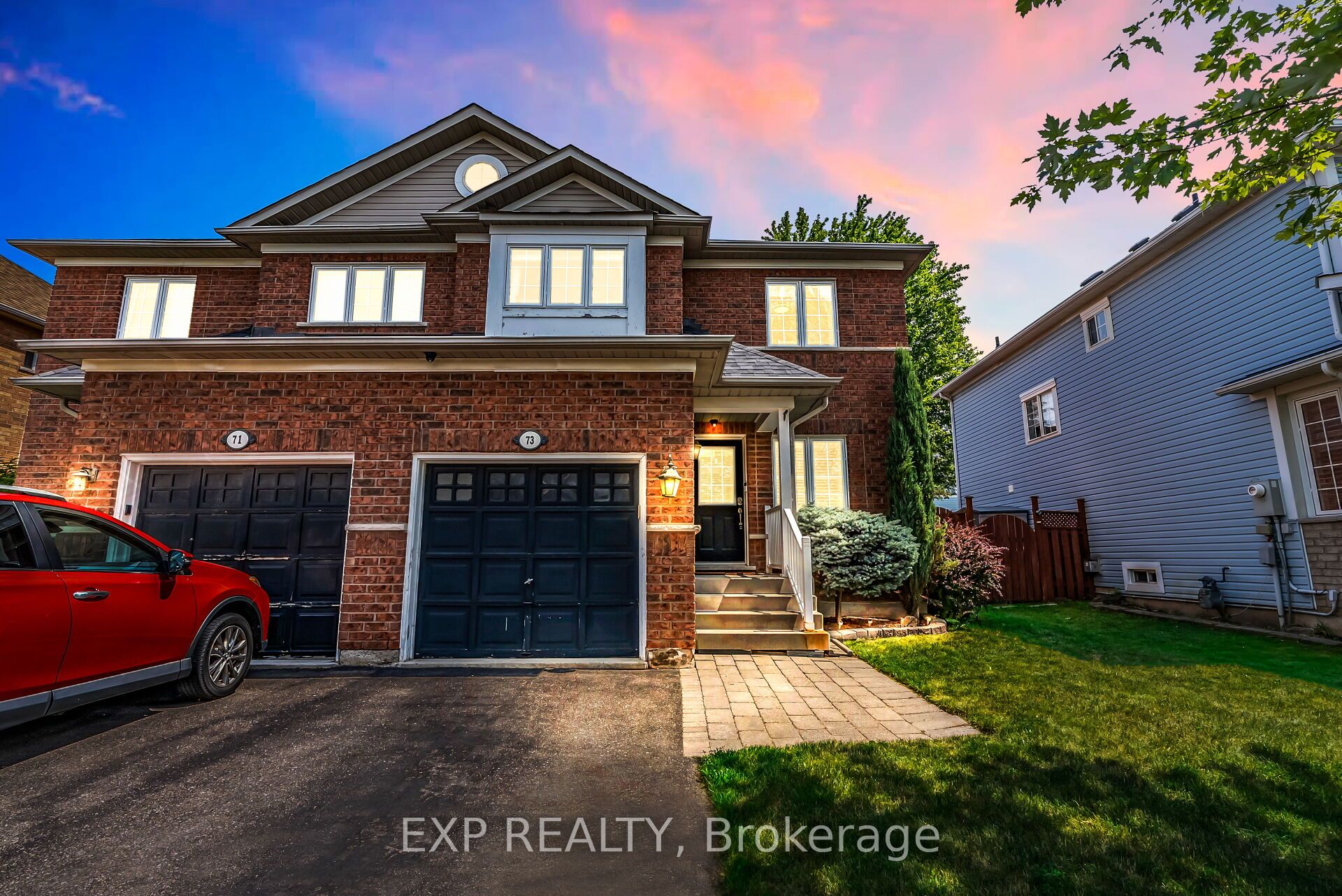 73 Viceroy Cres Property Photo 1