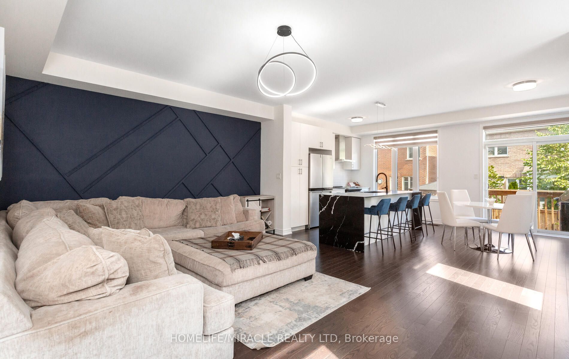 609 Beam Court Property Photo 4