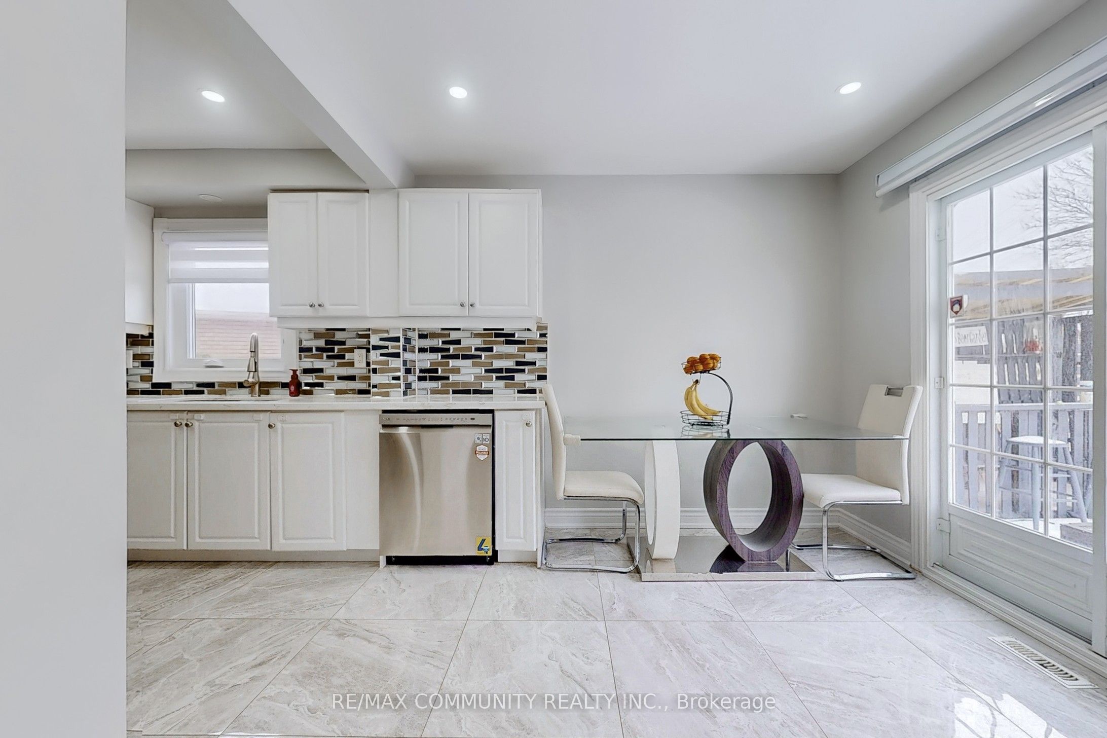 65 Creditstone Road Property Photo 7