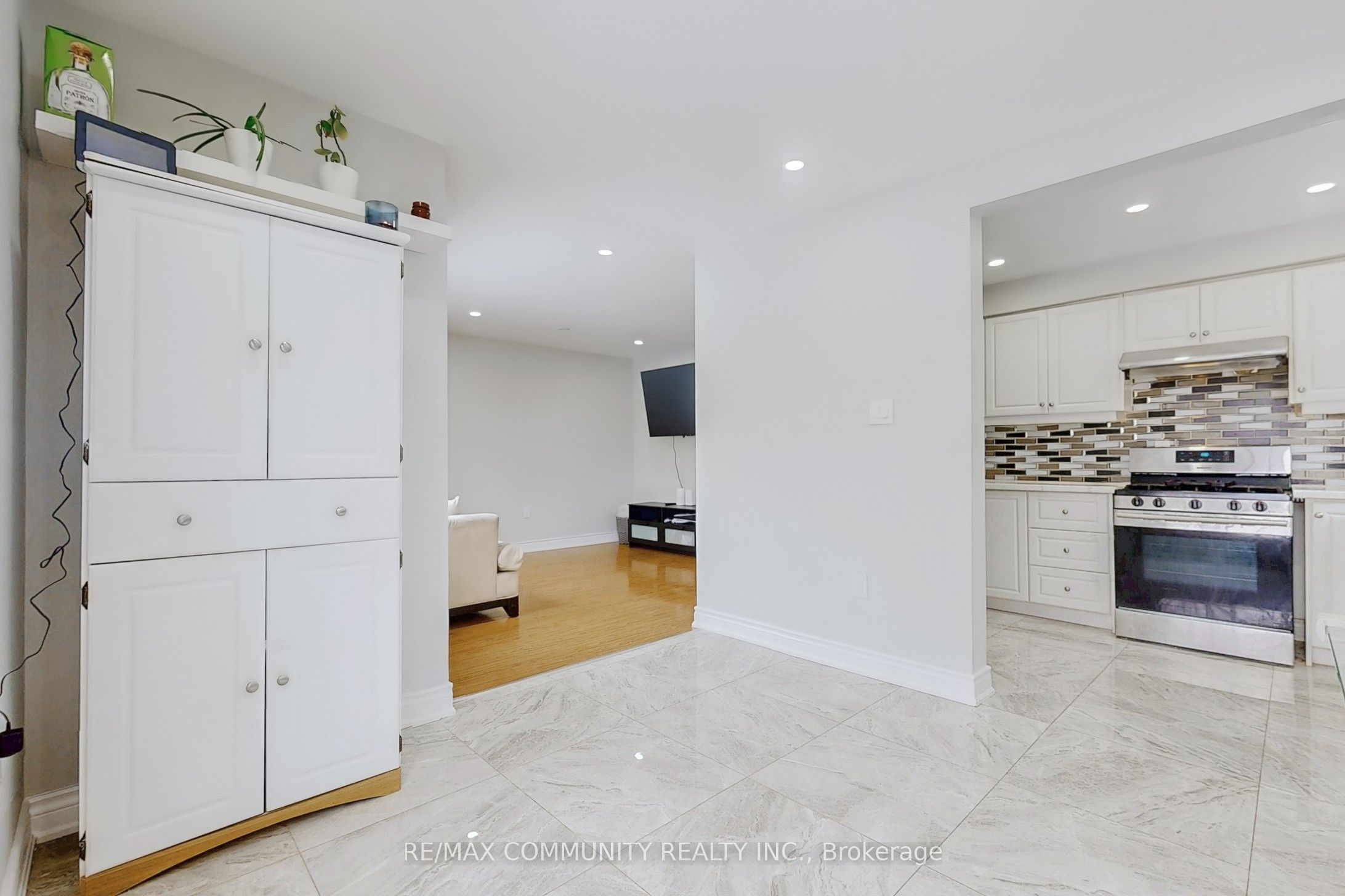 65 Creditstone Road Property Photo 9