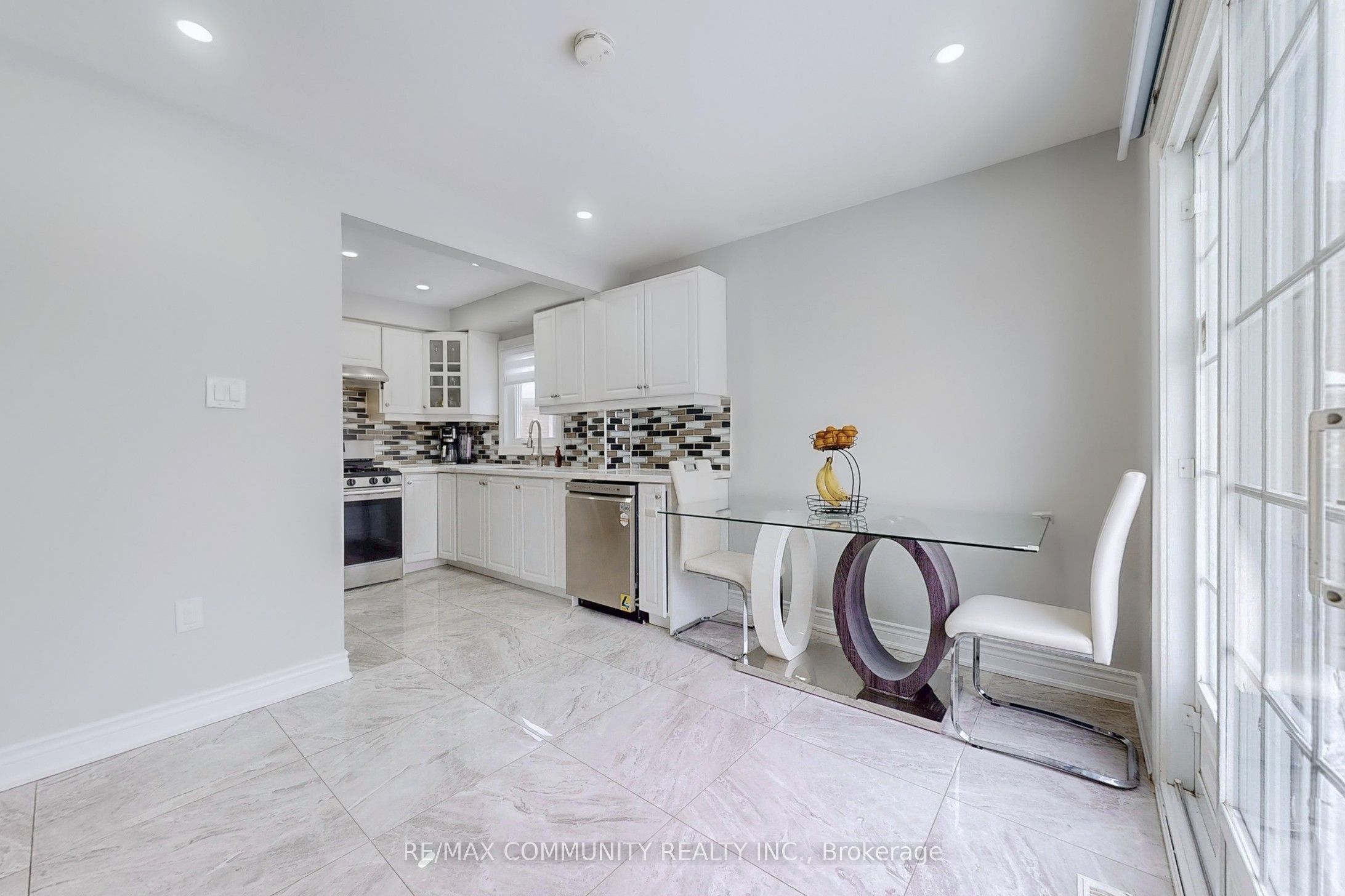 65 Creditstone Road Property Photo 11