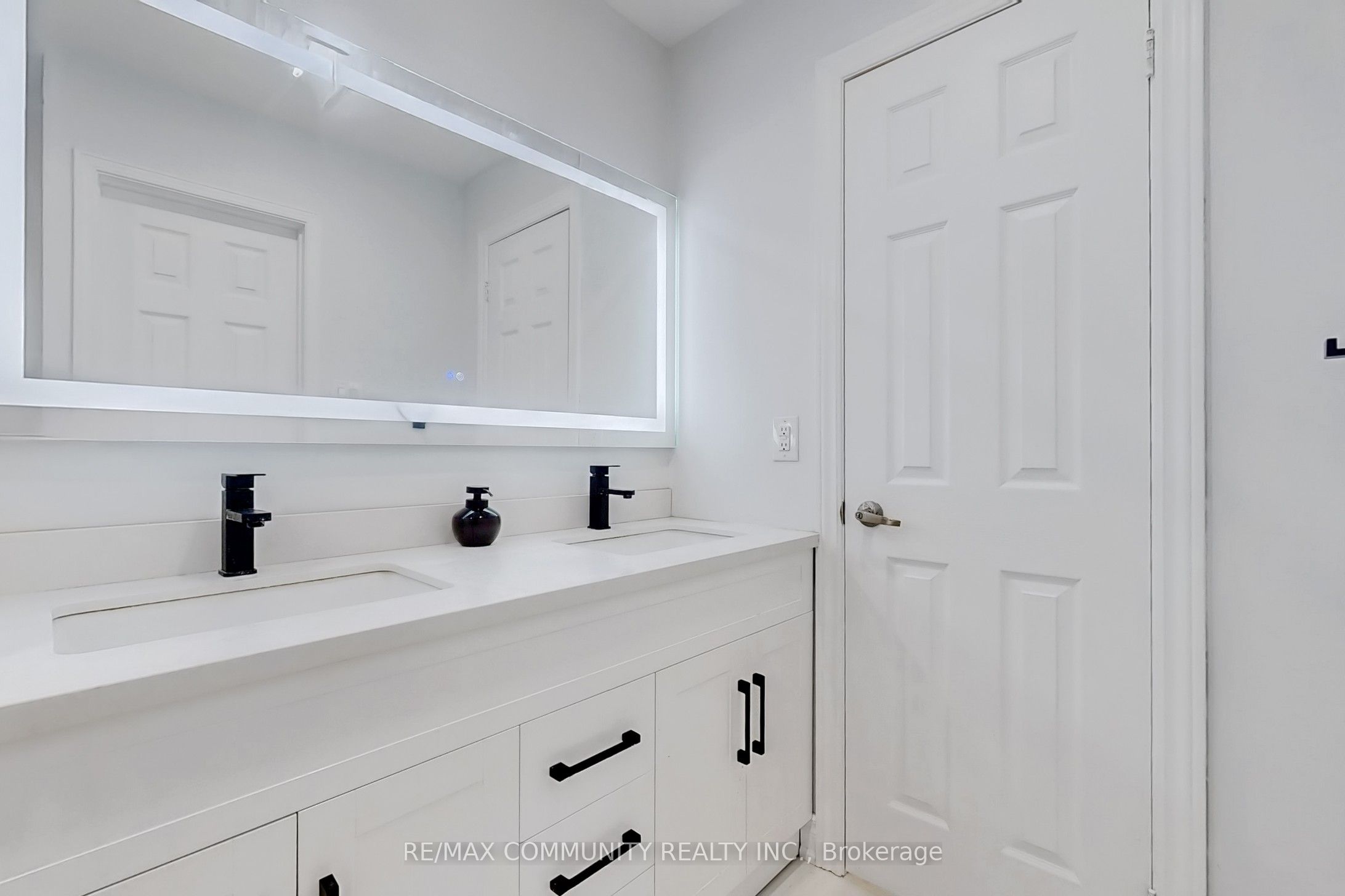 65 Creditstone Road Property Photo 23