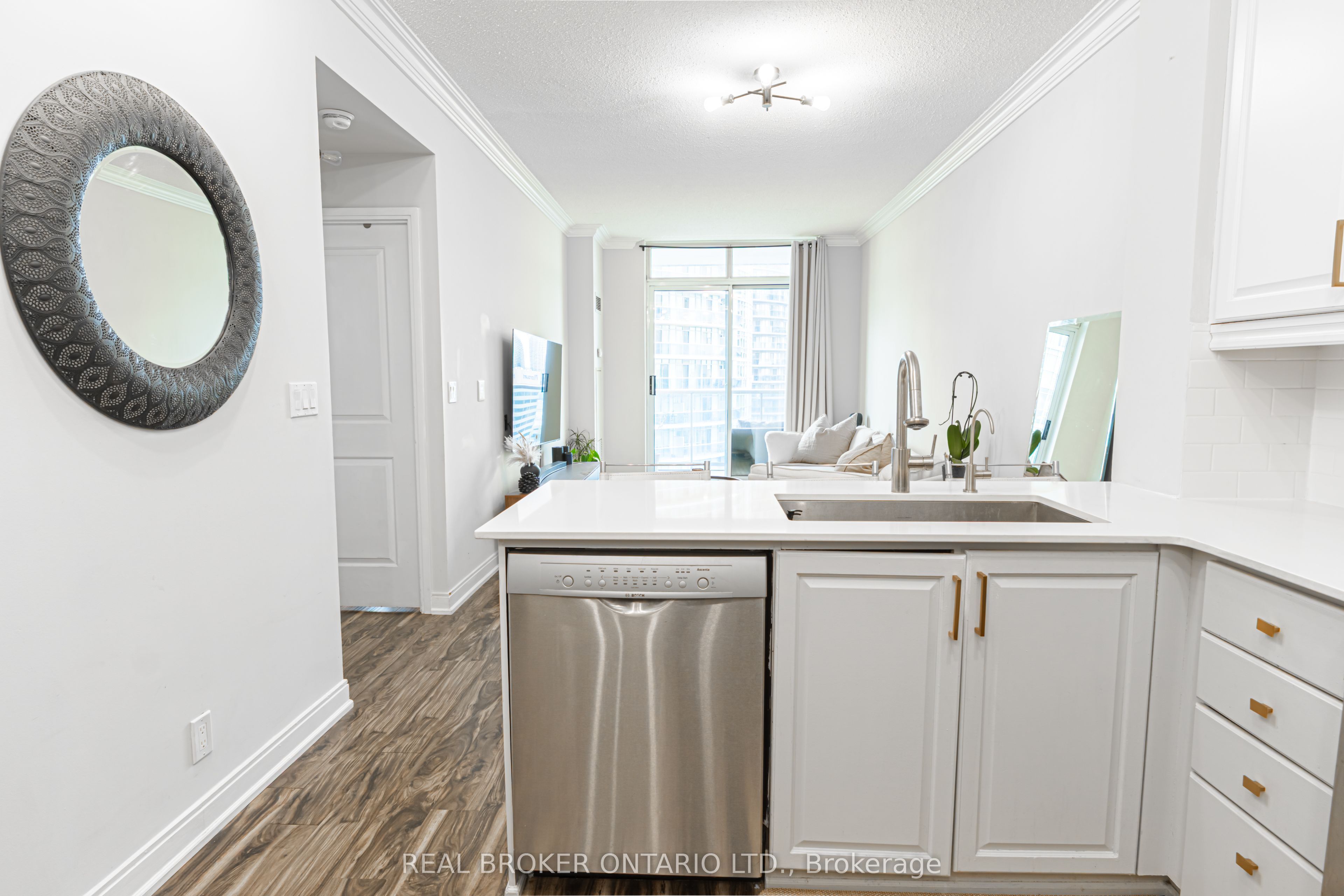 90 Absolute Avenue 2107 Property Photo 5