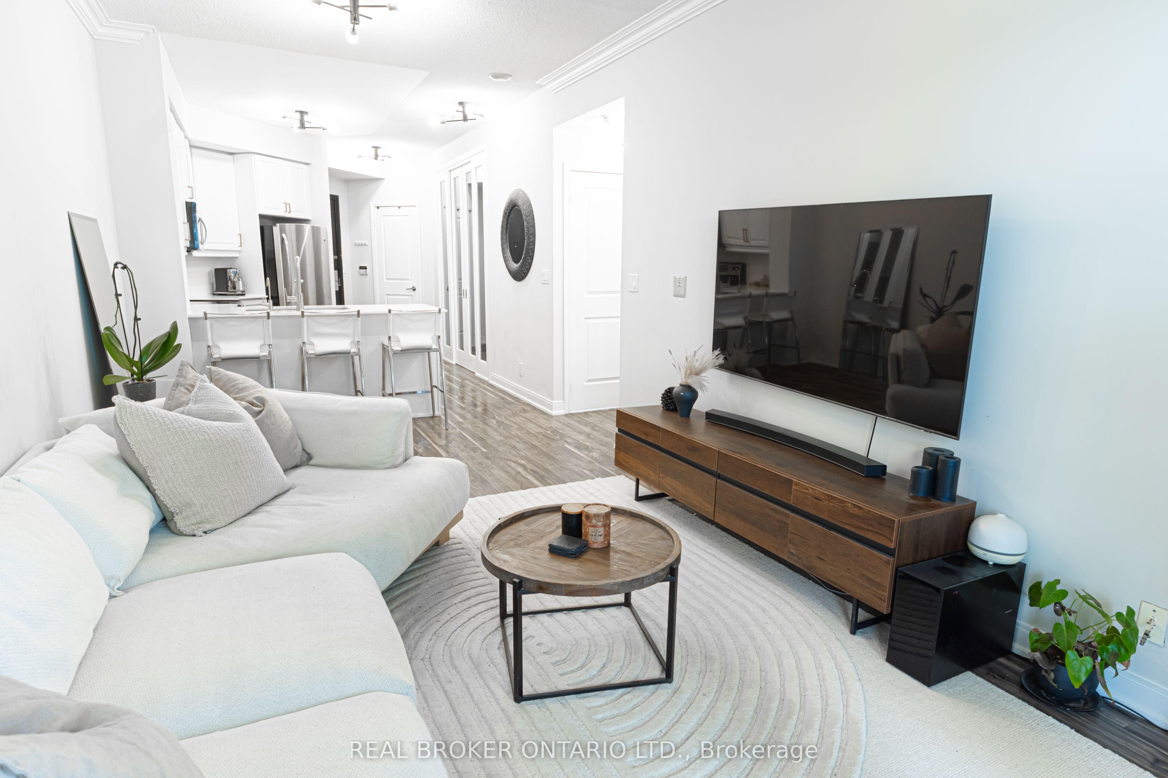90 Absolute Avenue 2107 Property Photo 8