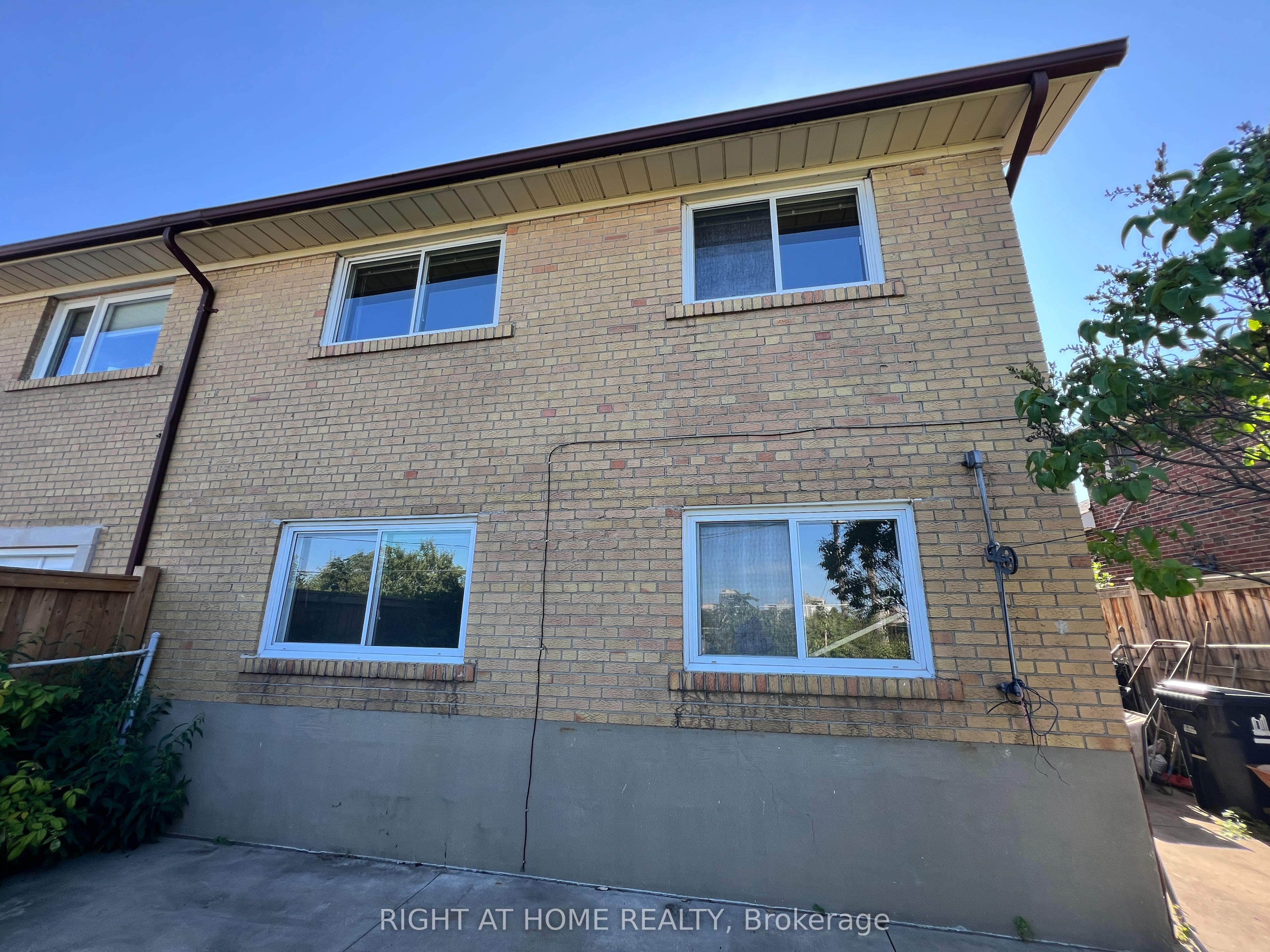 21 Featherwood Place Property Photo 3
