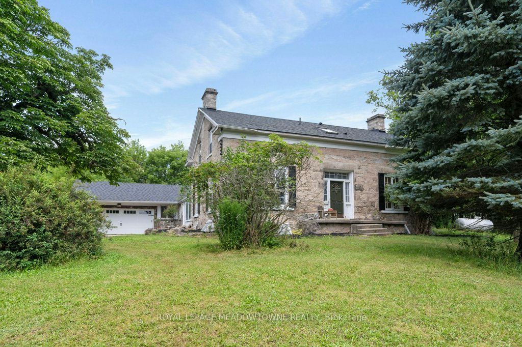 5595 25 Side Road Property Photo 2