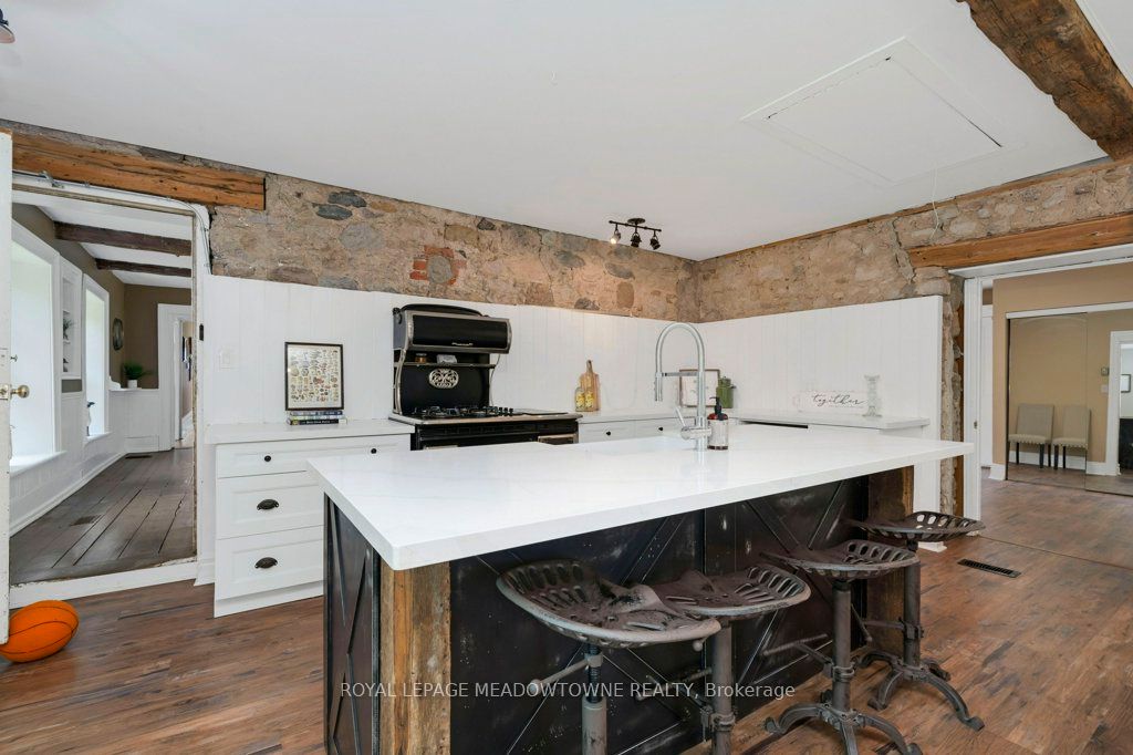5595 25 Side Road Property Photo 11