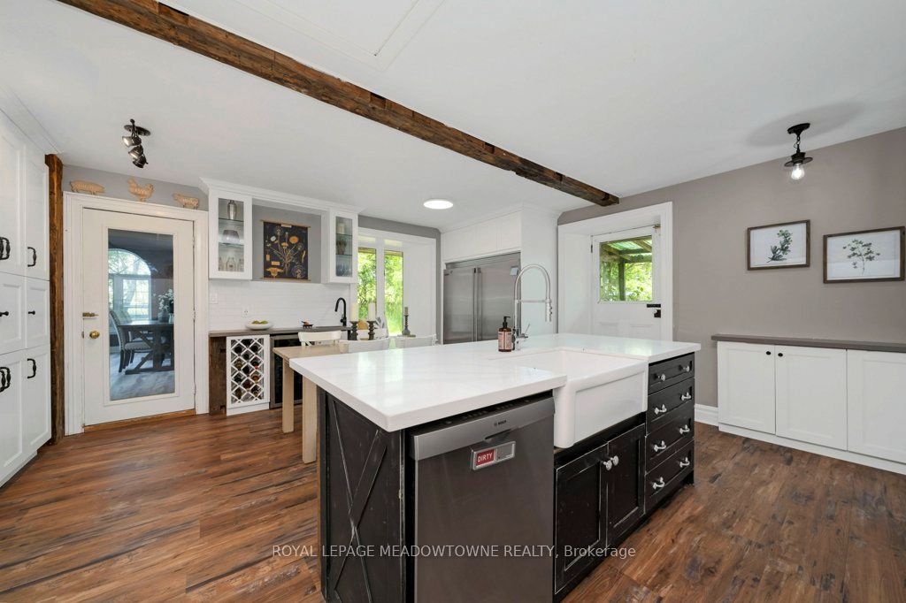 5595 25 Side Road Property Photo 13