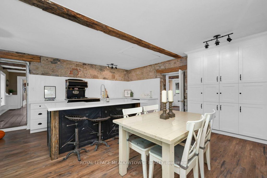 5595 25 Side Road Property Photo 15