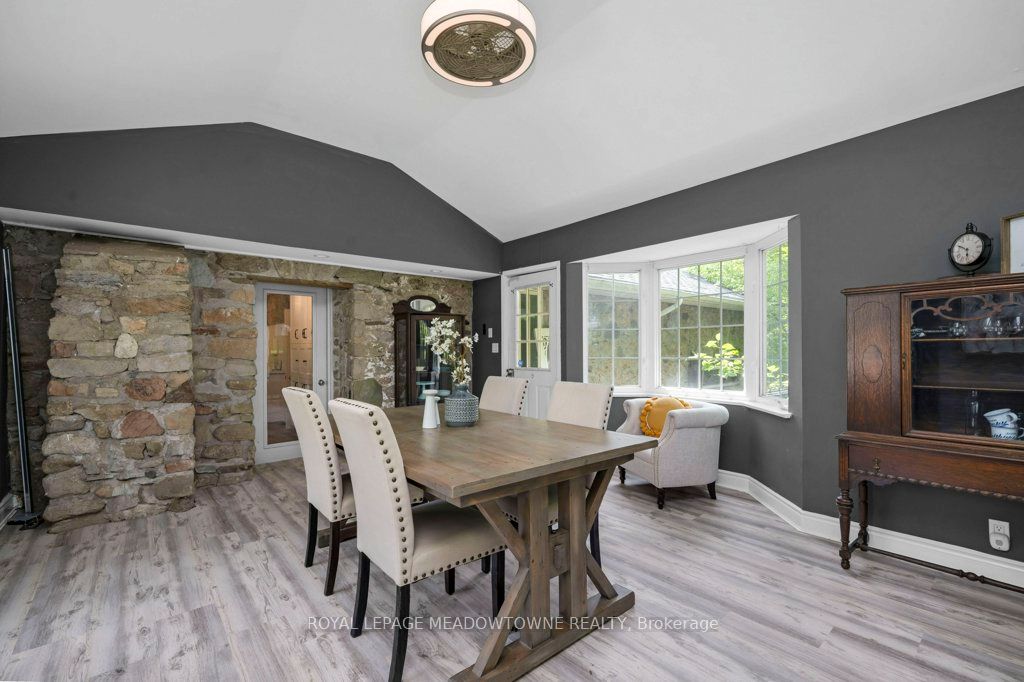 5595 25 Side Road Property Photo 17