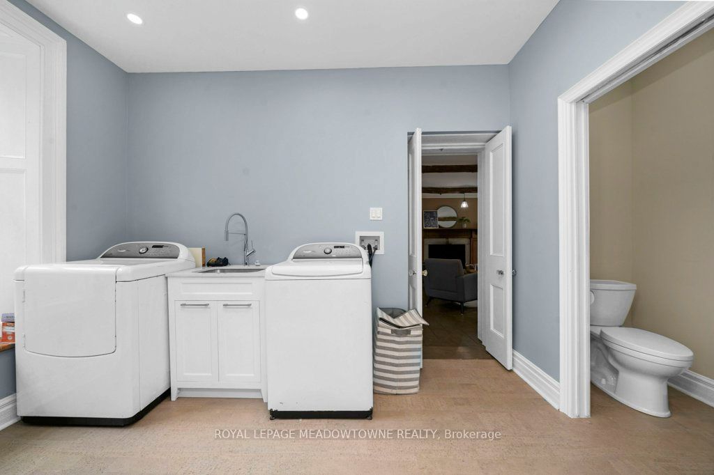 5595 25 Side Road Property Photo 25