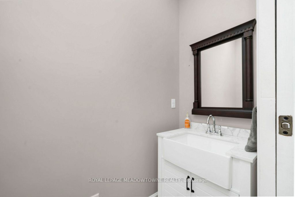 5595 25 Side Road Property Photo 26