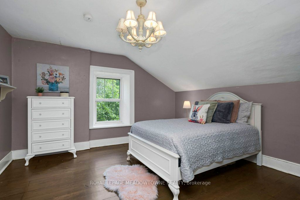 5595 25 Side Road Property Photo 34