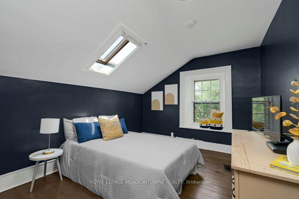 5595 25 Side Road Property Photo 35