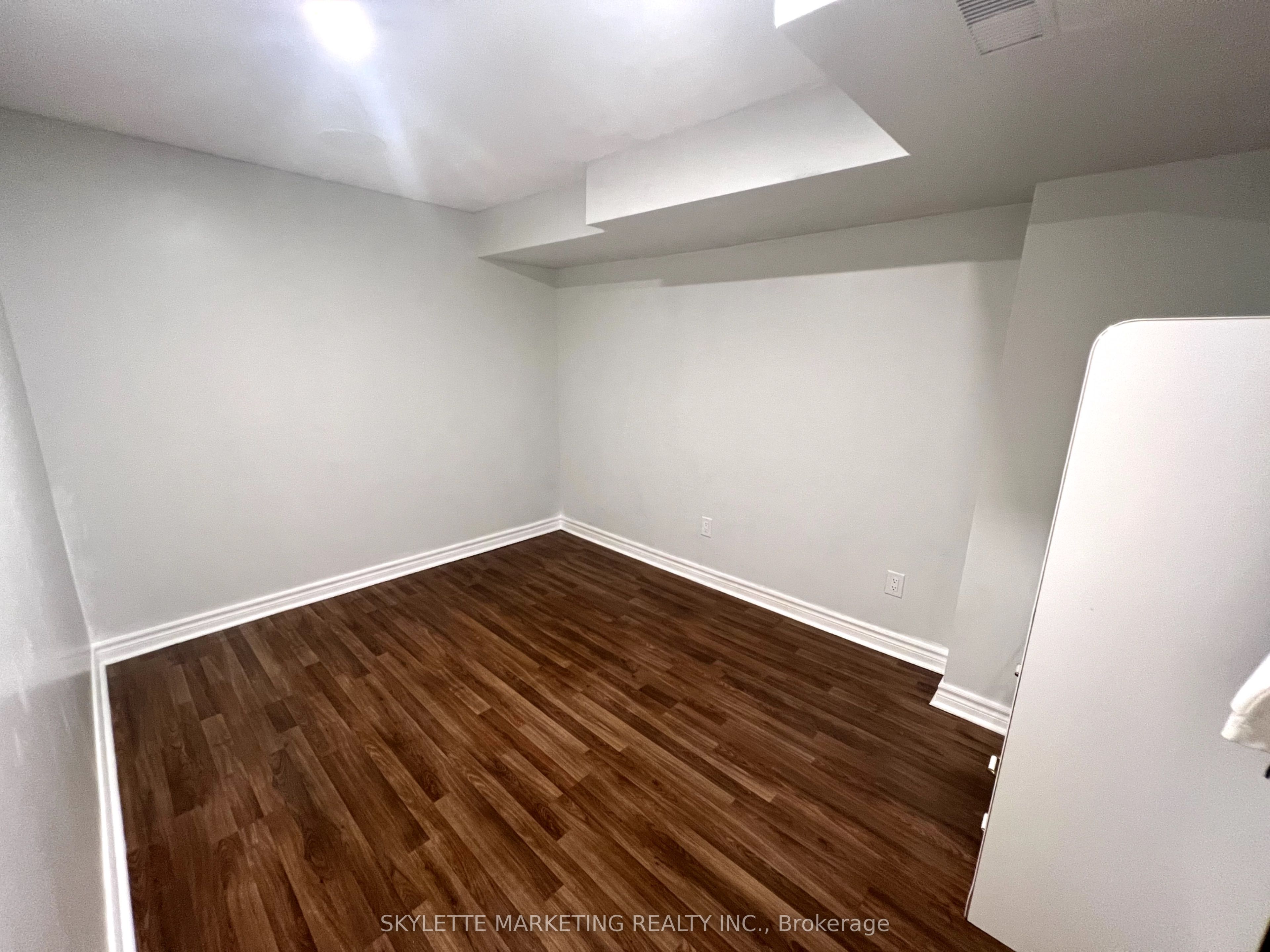 106 Brandon Avenue Bsmt Property Photo 7