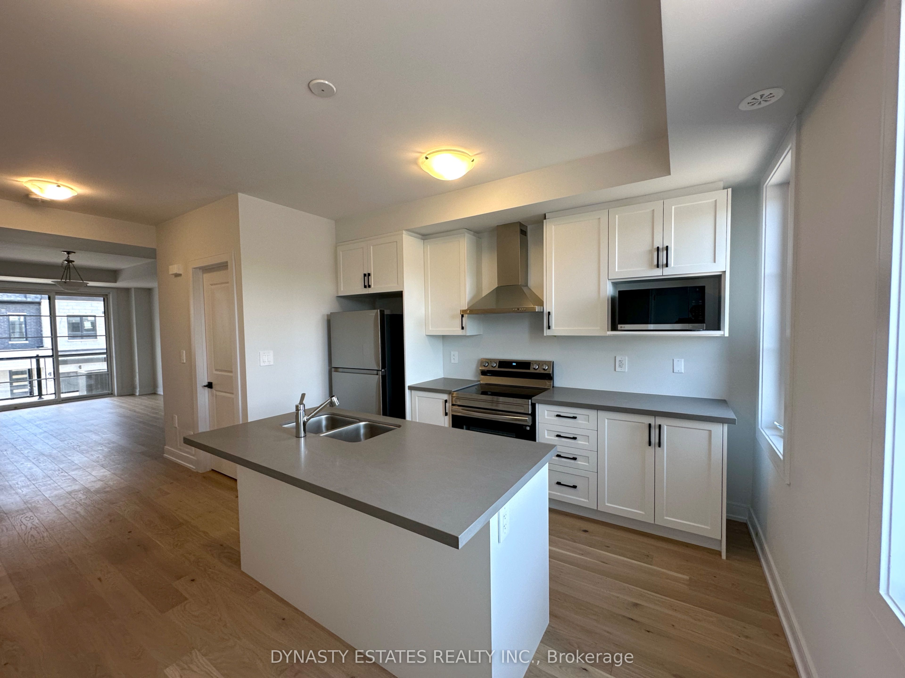 5947 Saigon Street Property Photo 4