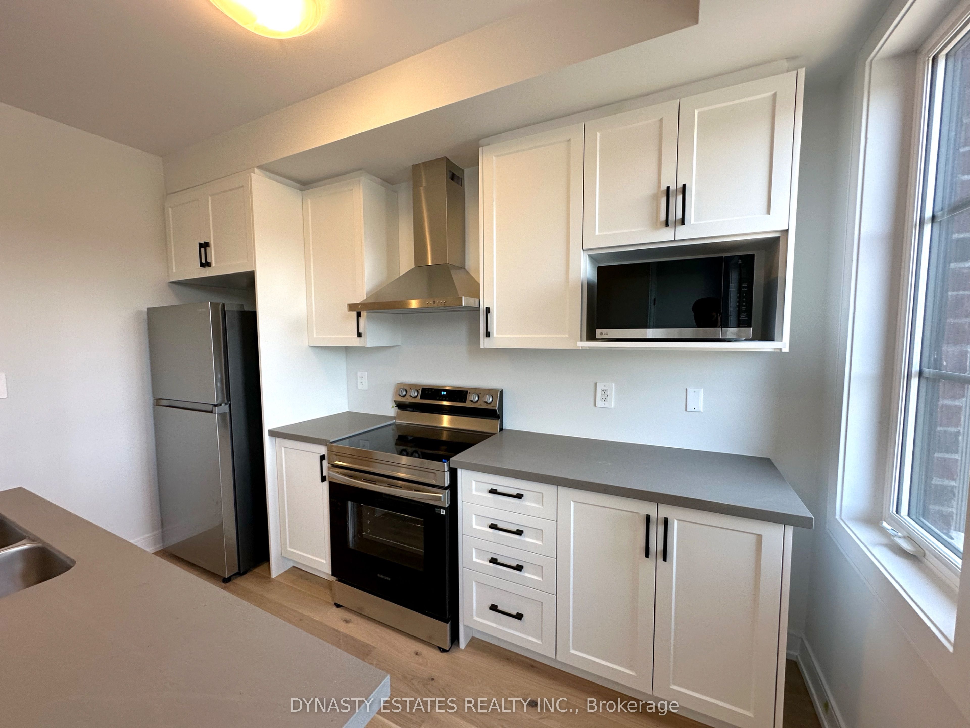5947 Saigon Street Property Photo 6