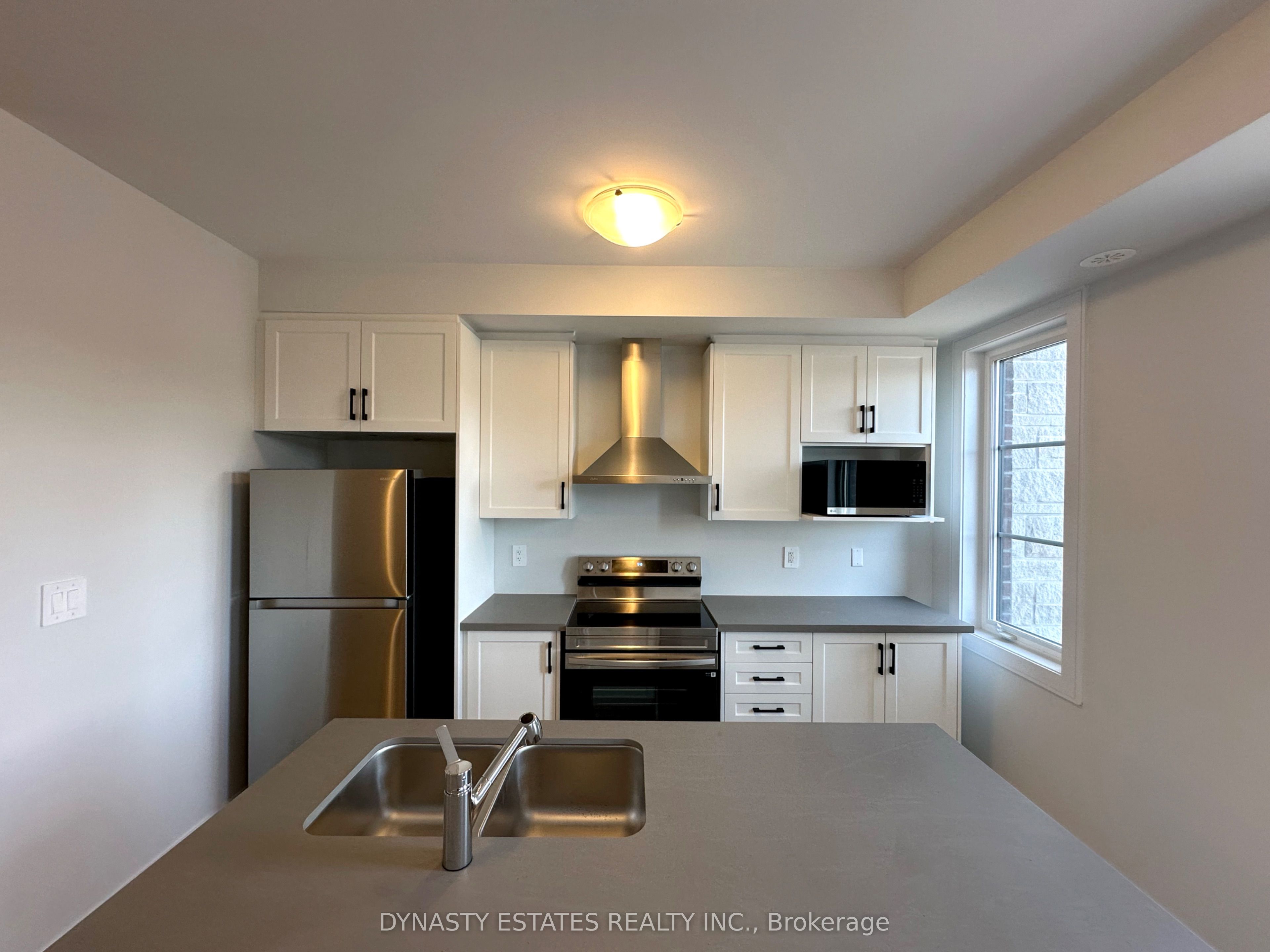 5947 Saigon Street Property Photo 9