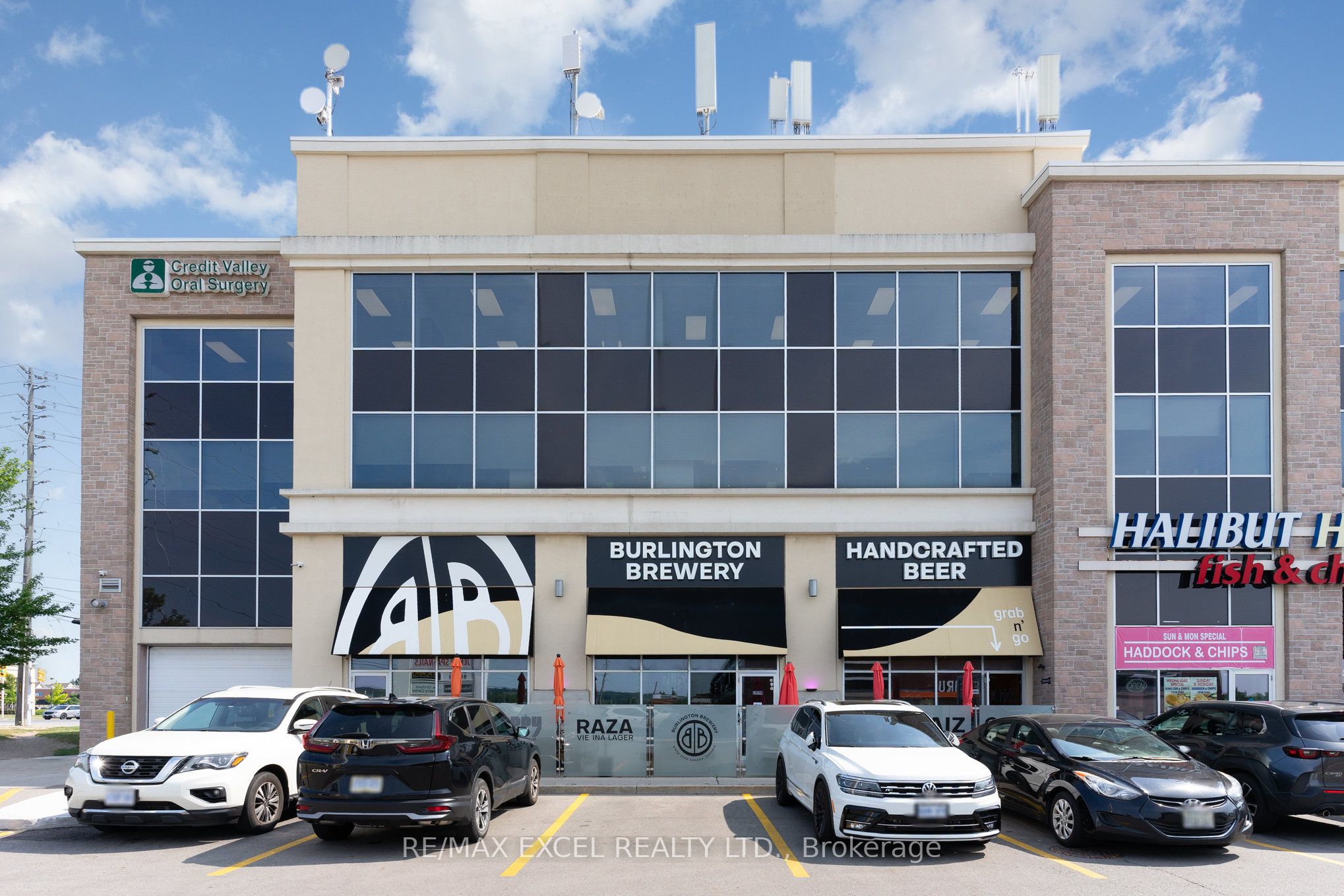 3600 Dundas St Property Photo 1