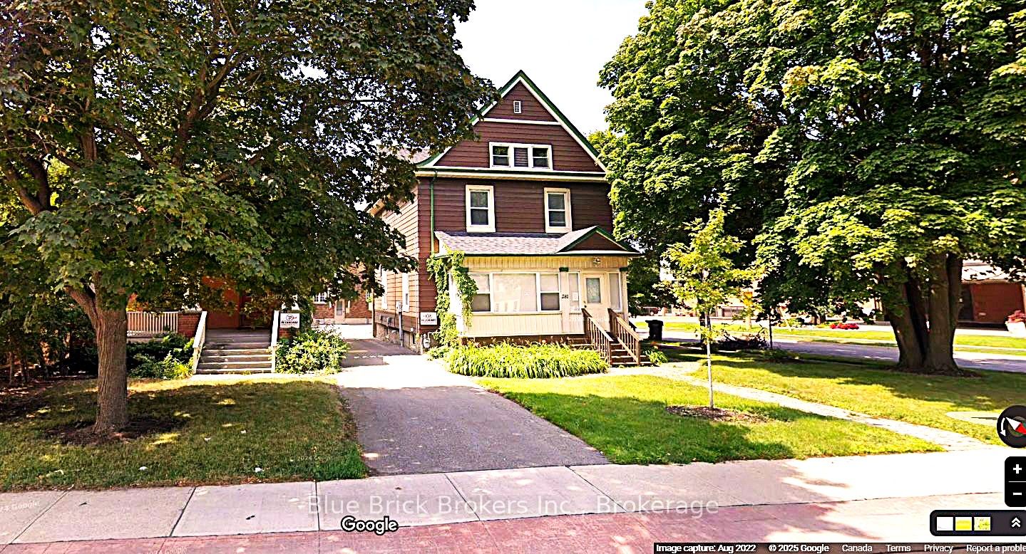 281 Main St N Property Photo 1
