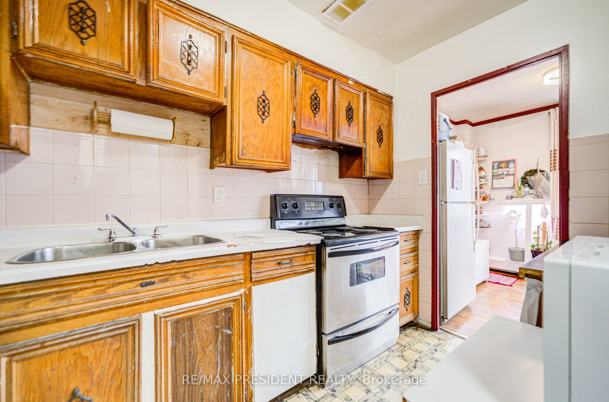10 Eddystone Avenue 250 Property Photo 21