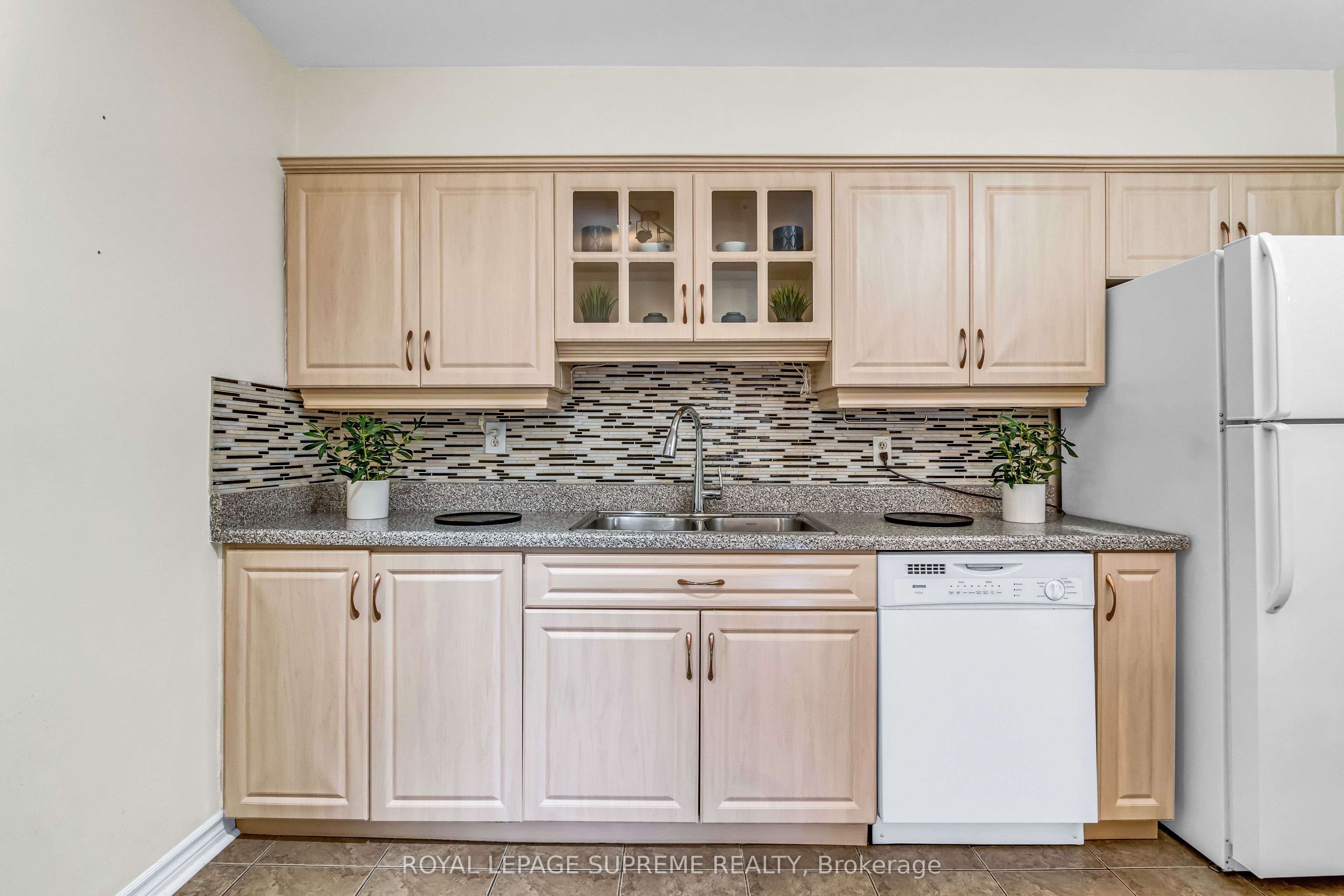 85 Emmett Avenue 610 Property Photo 7