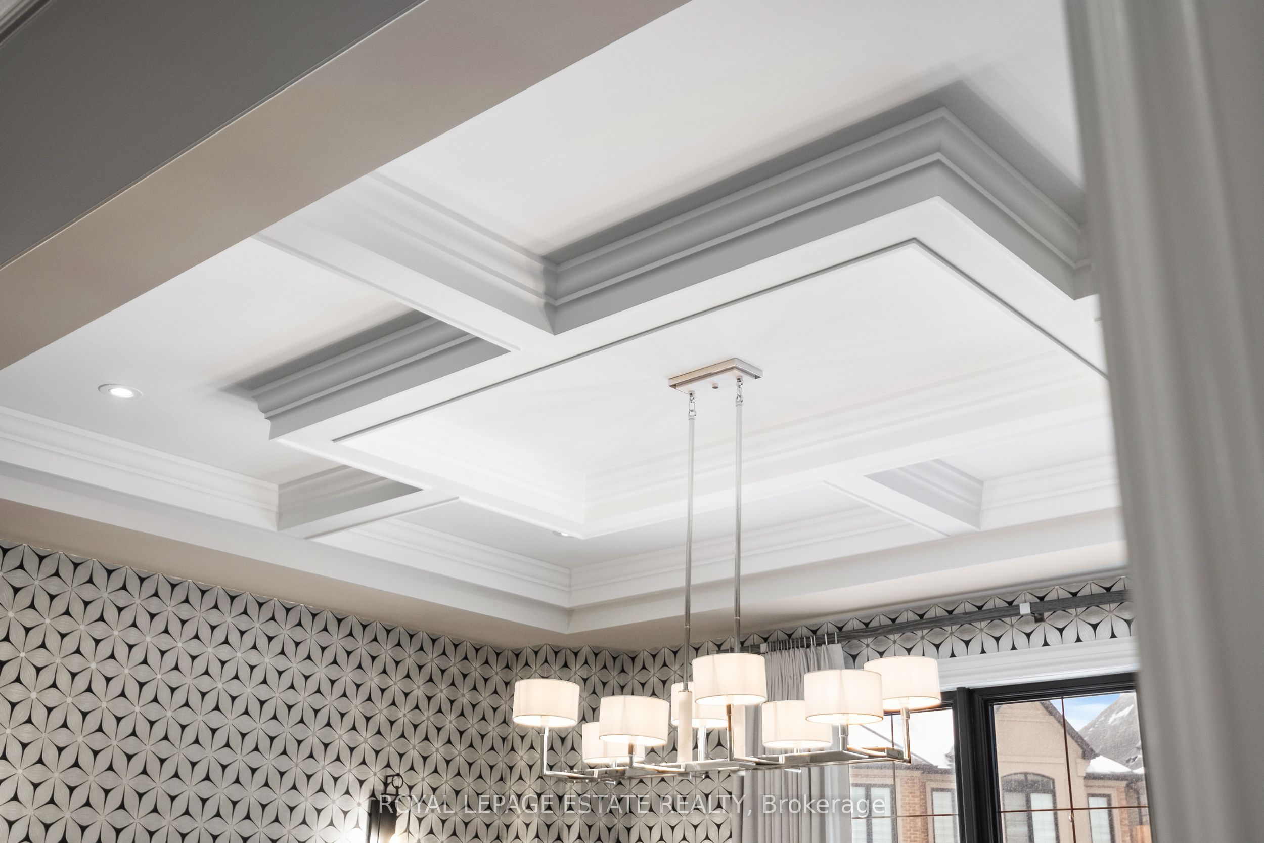 2338 Hyacinth Crescent Property Photo 7