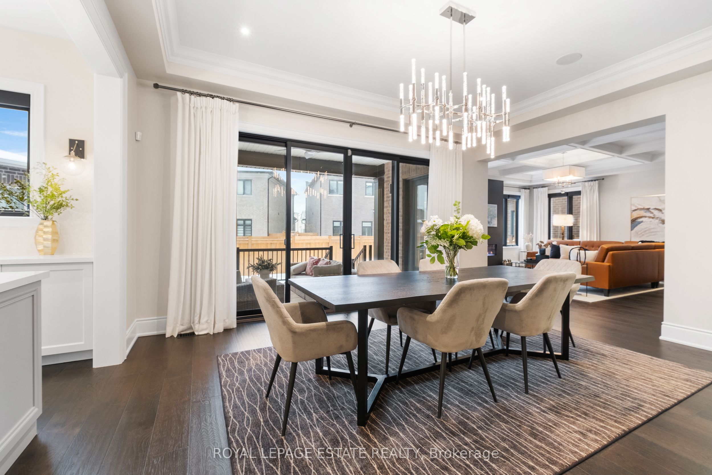 2338 Hyacinth Crescent Property Photo 11