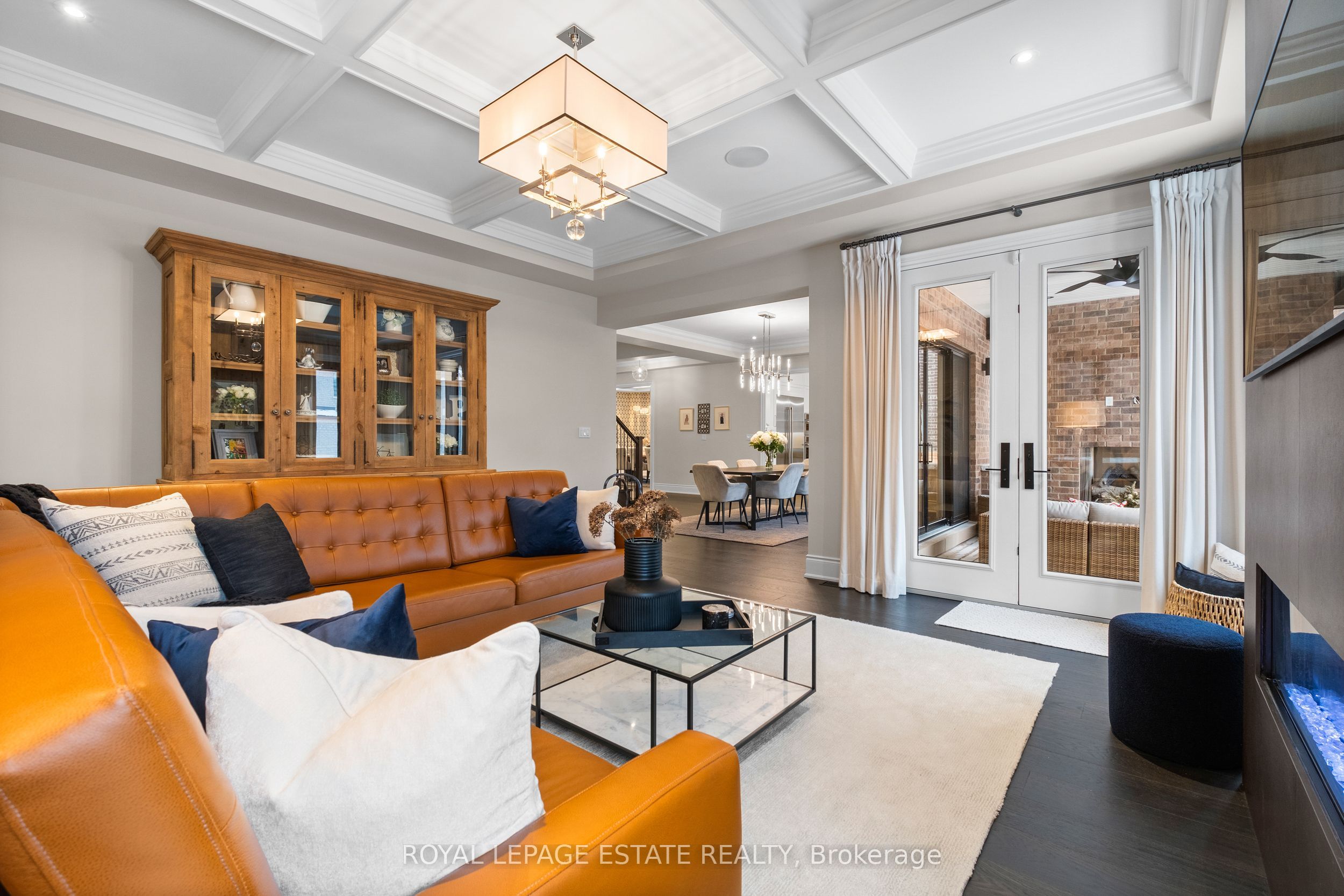 2338 Hyacinth Crescent Property Photo 14