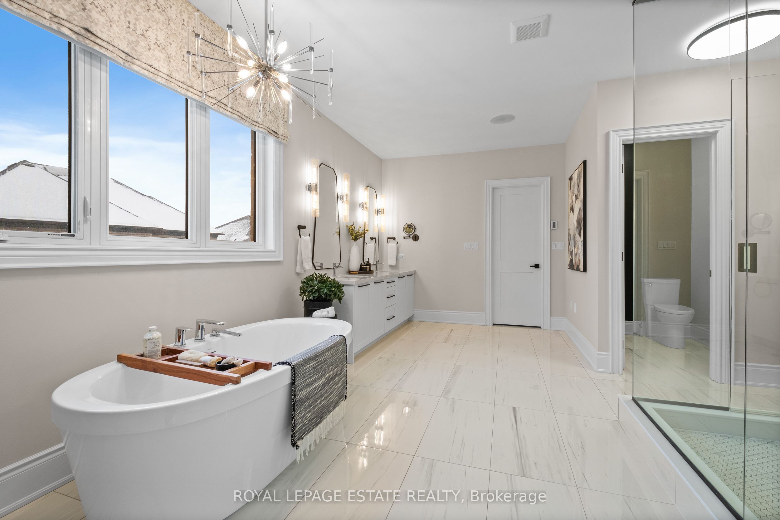 2338 Hyacinth Crescent Property Photo 21