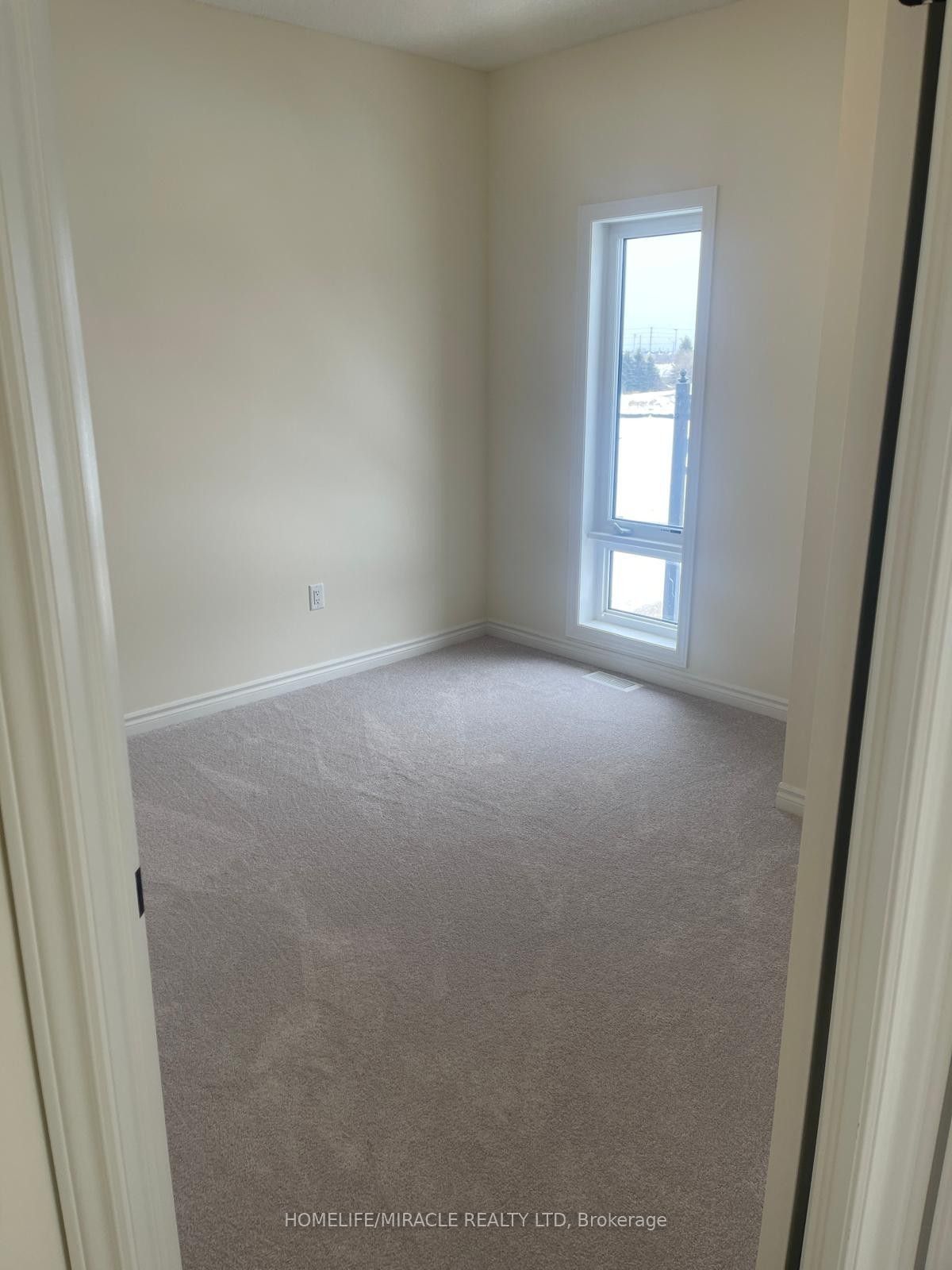 12 Nelles Way Property Photo 8