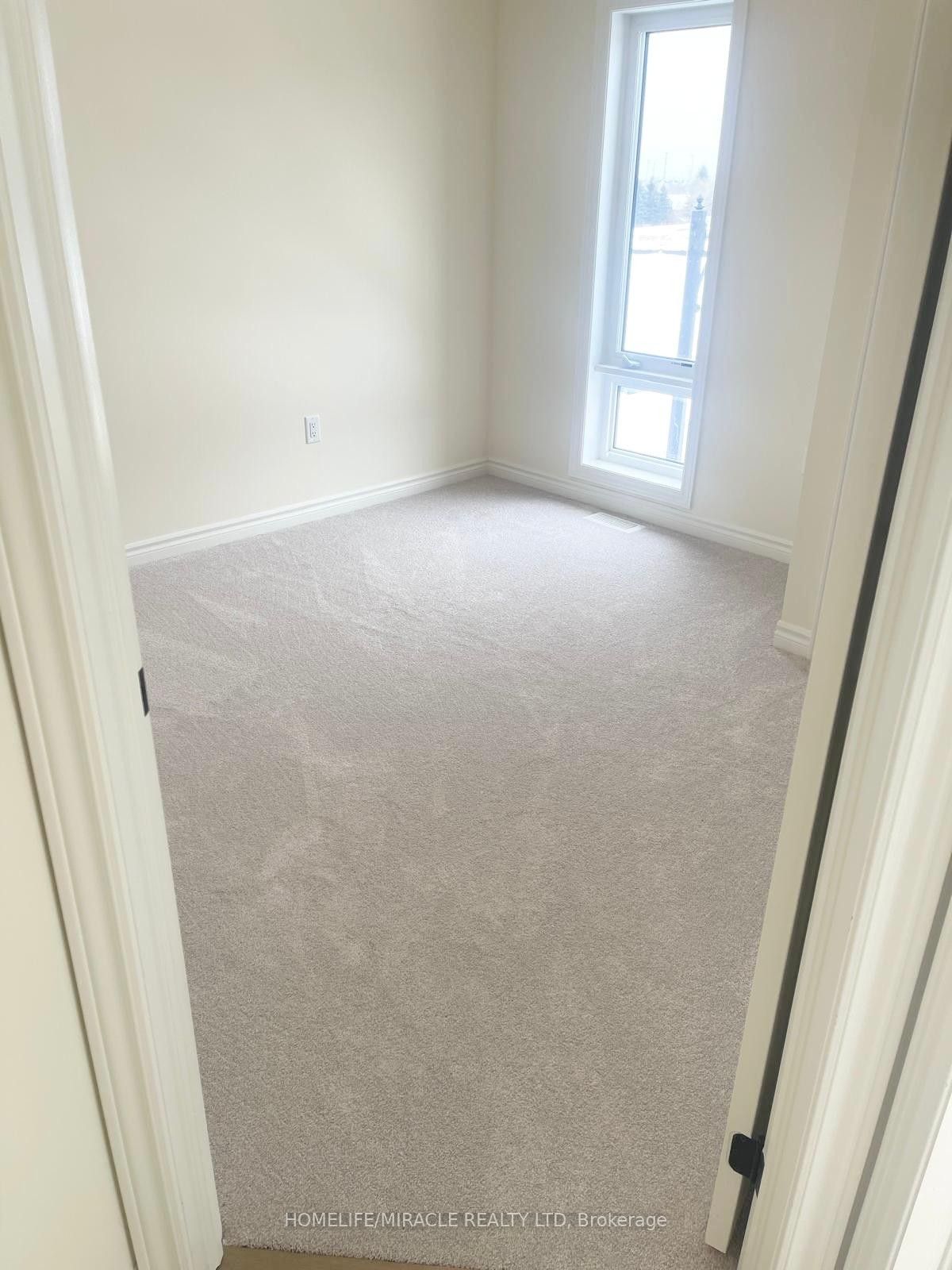 12 Nelles Way Property Photo 11