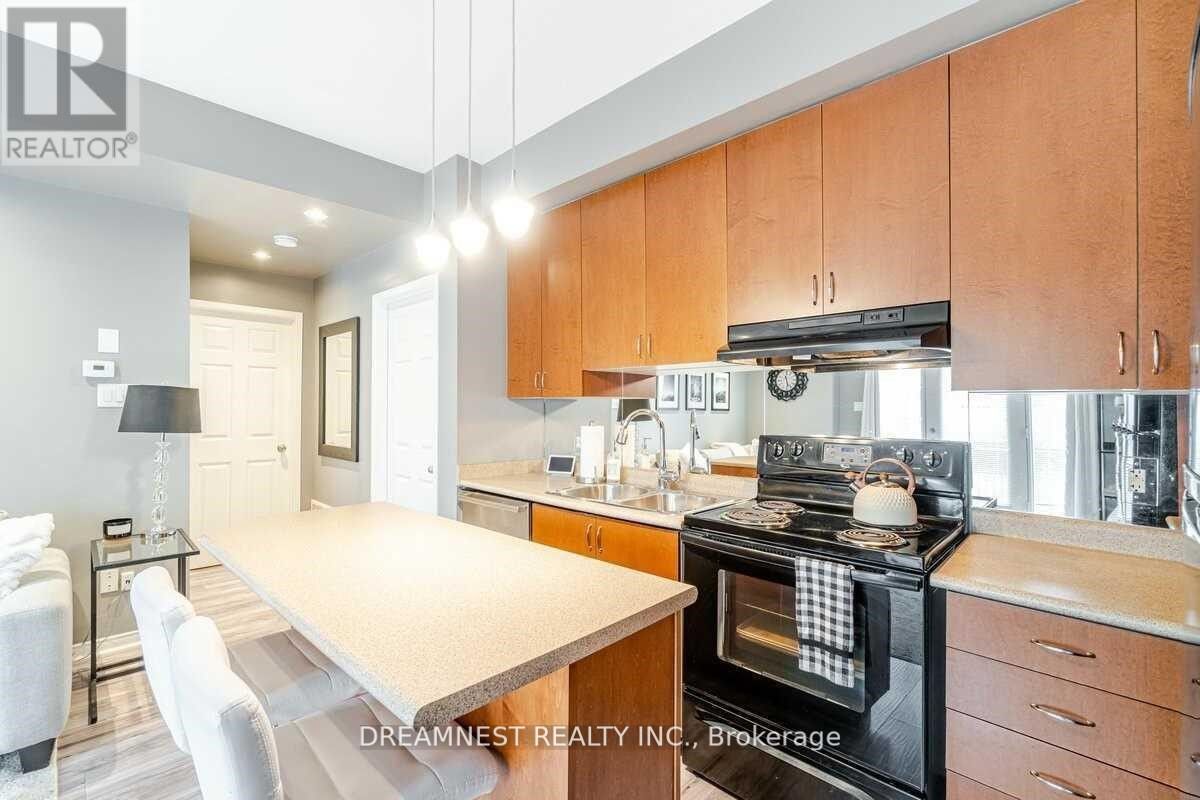 5005 Oscar Peterson Blvd Property Photo 7