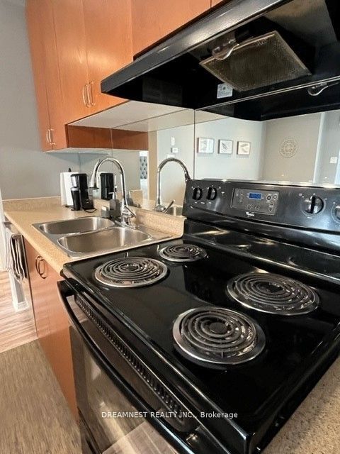 5005 Oscar Peterson Blvd Property Photo 8