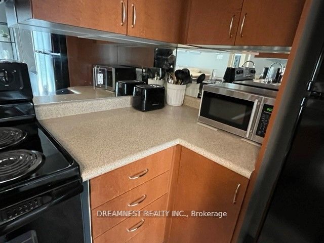 5005 Oscar Peterson Blvd Property Photo 9