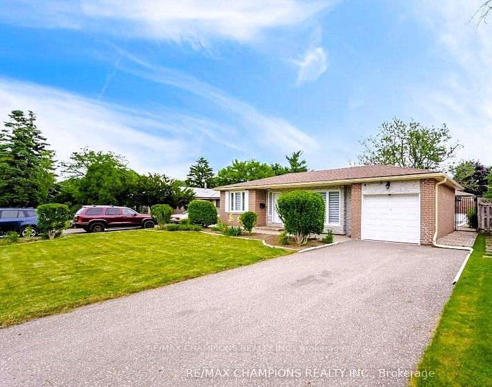 53 Beechwood Cres Property Photo 1