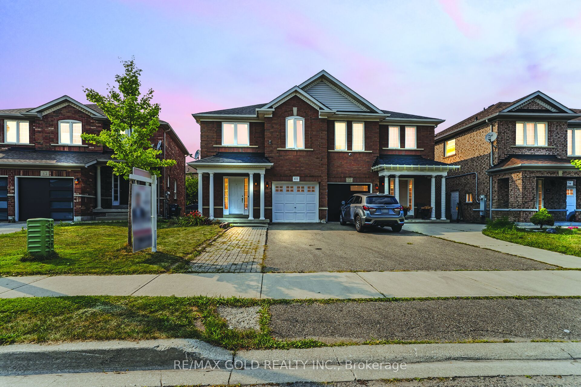 60 Mistdale Cres Property Photo 1