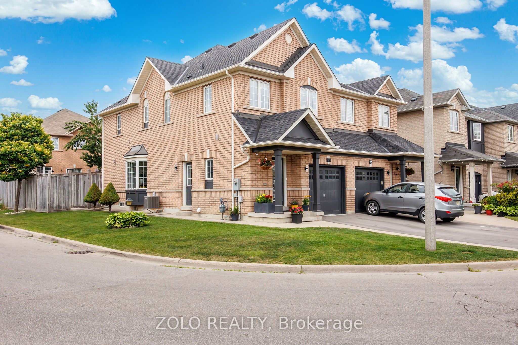 79 Crystalview Crescent S Property Photo 3
