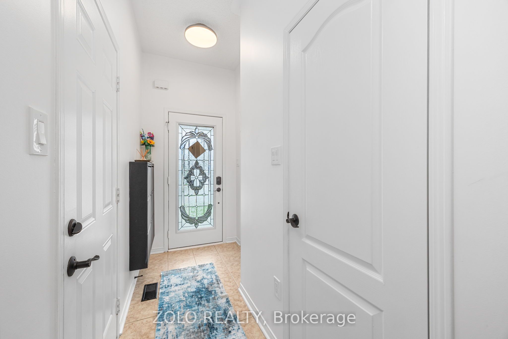 79 Crystalview Crescent S Property Photo 4