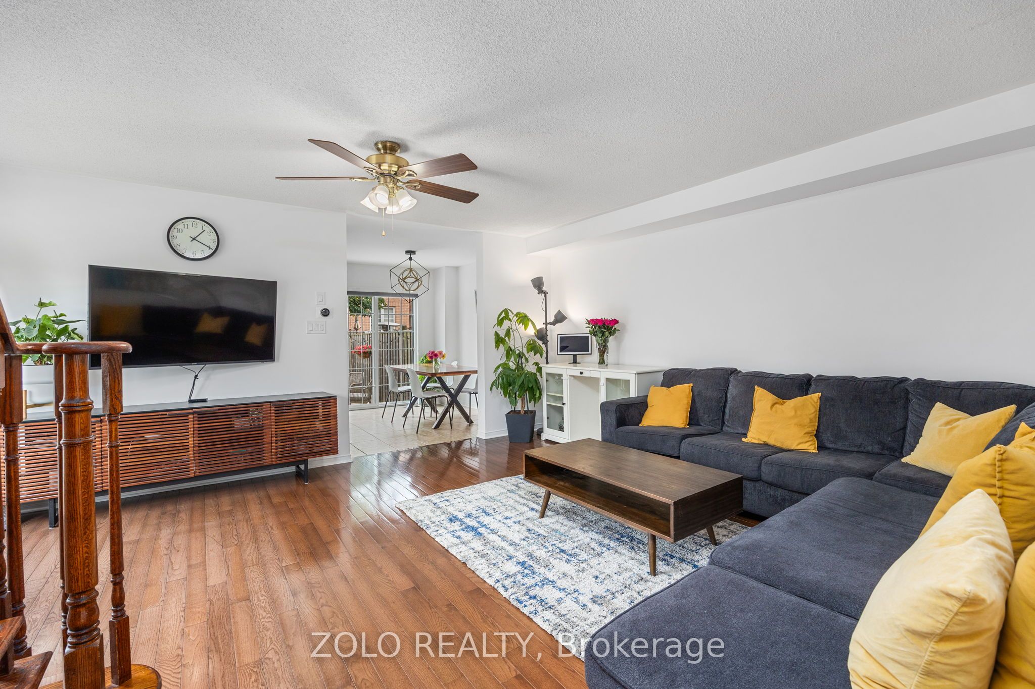 79 Crystalview Crescent S Property Photo 5