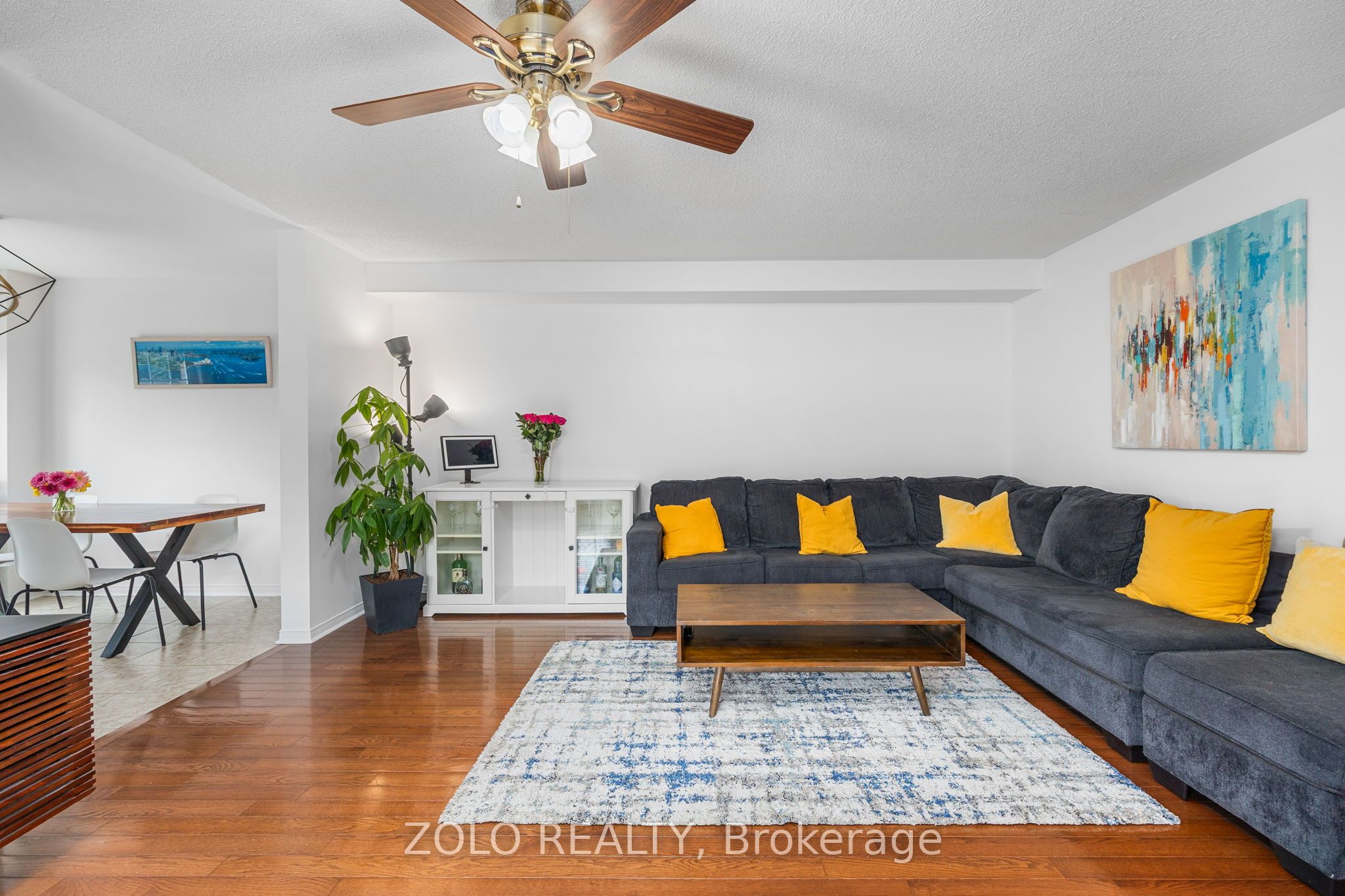 79 Crystalview Crescent S Property Photo 6