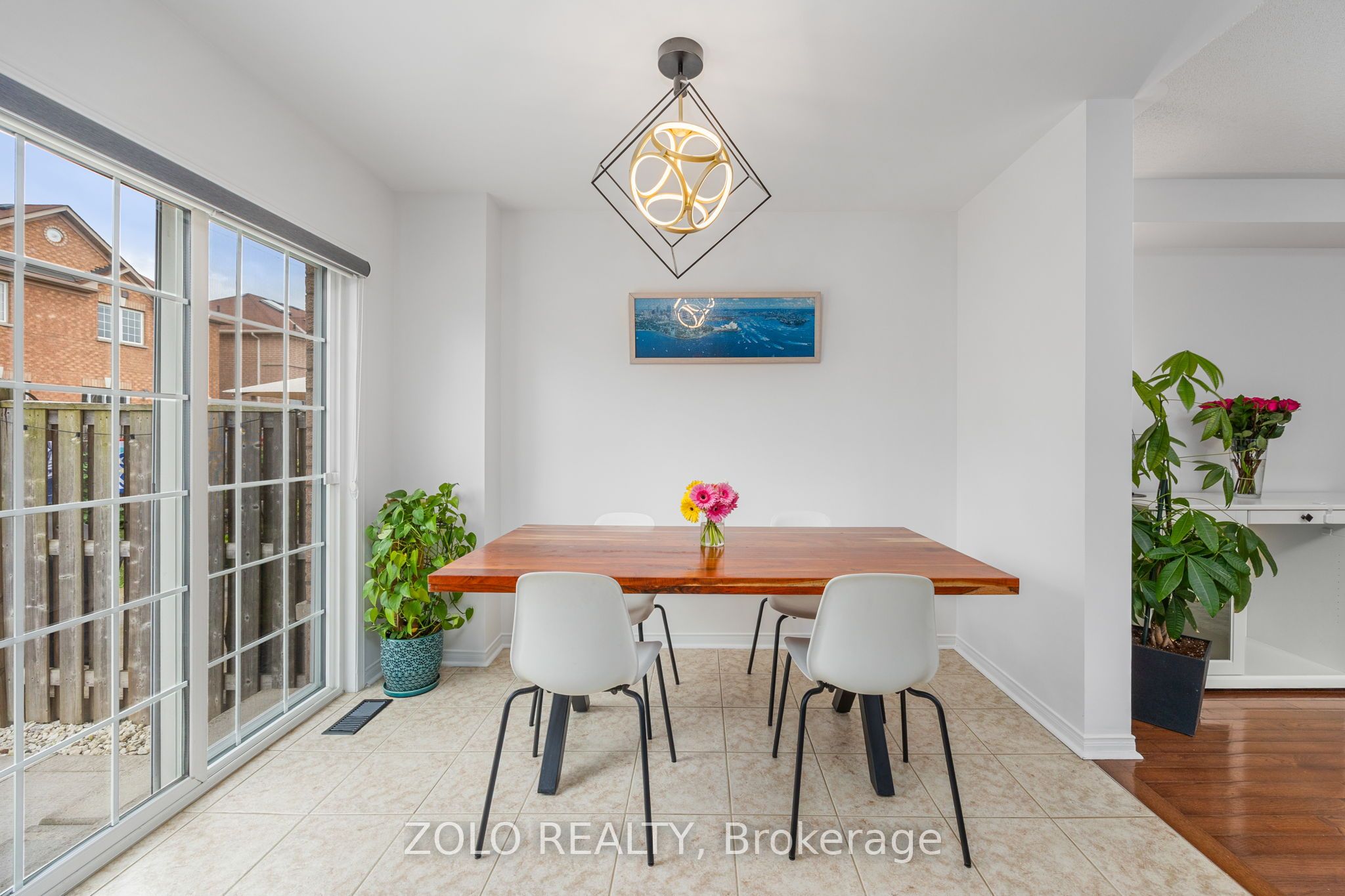 79 Crystalview Crescent S Property Photo 15